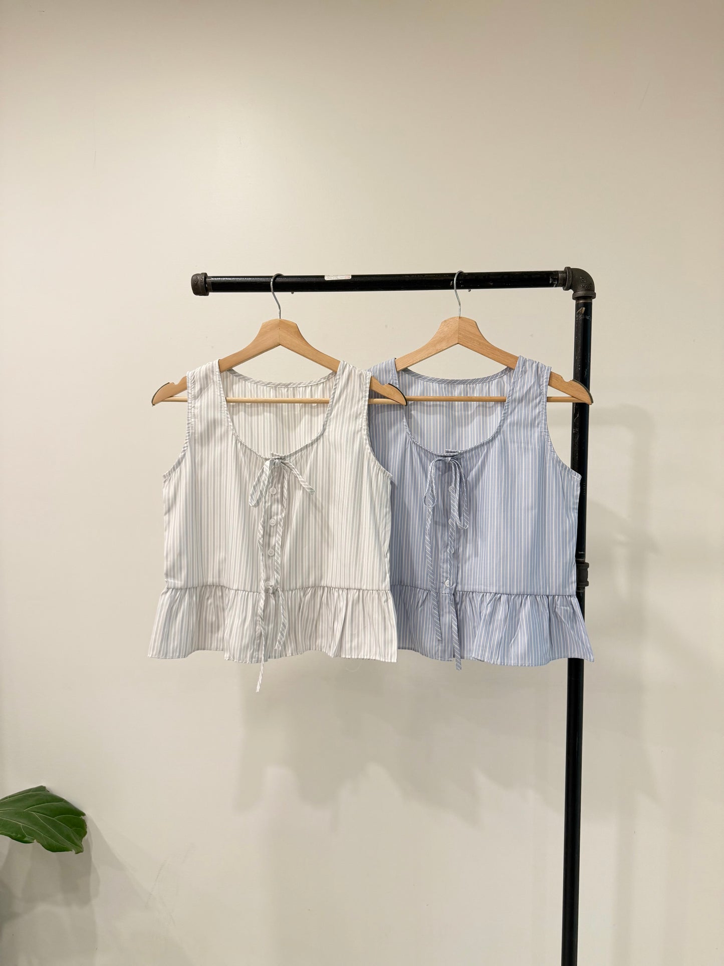 NORAH Ruffle hem stripe top