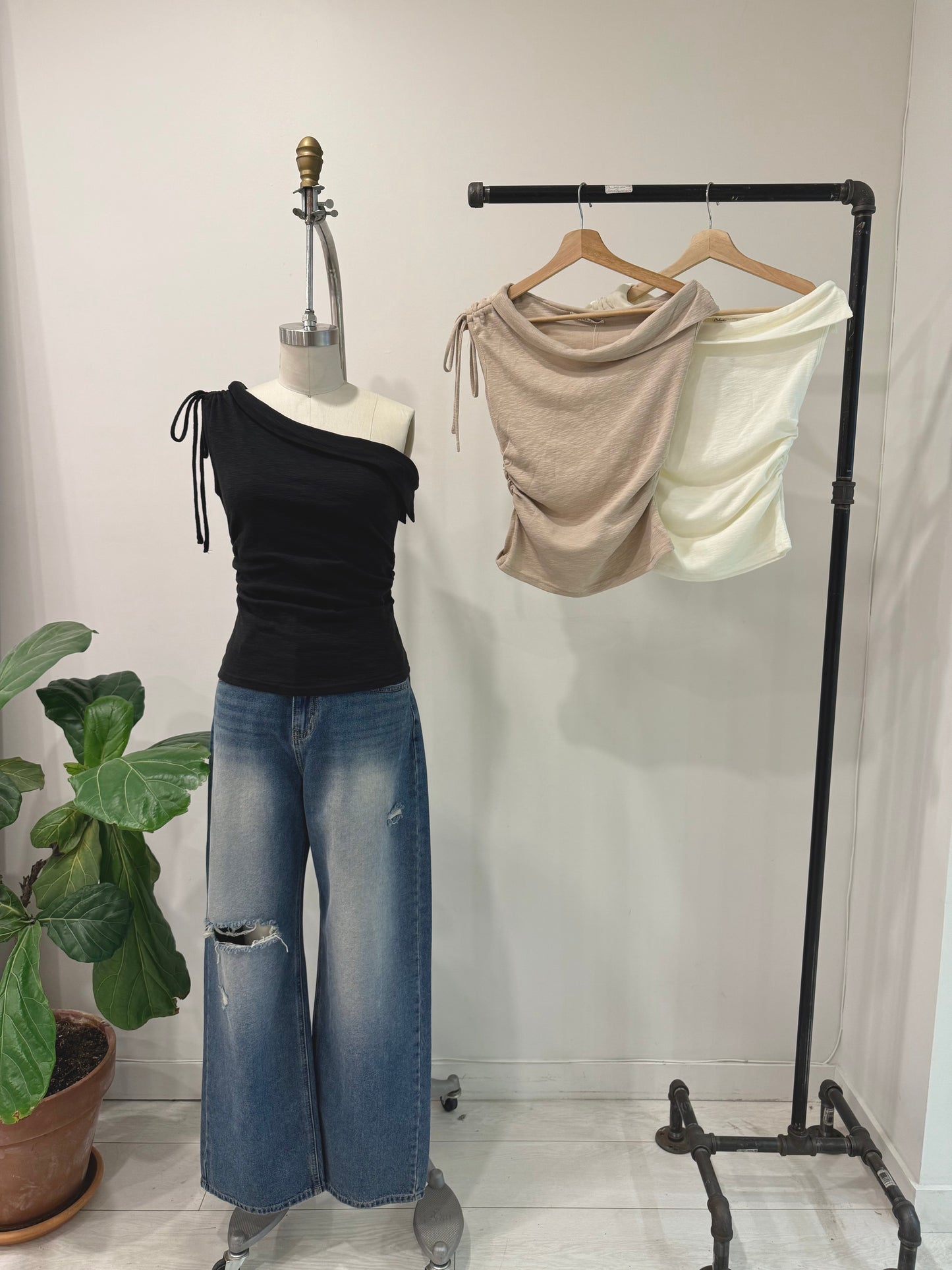 RAIL One shoulder top