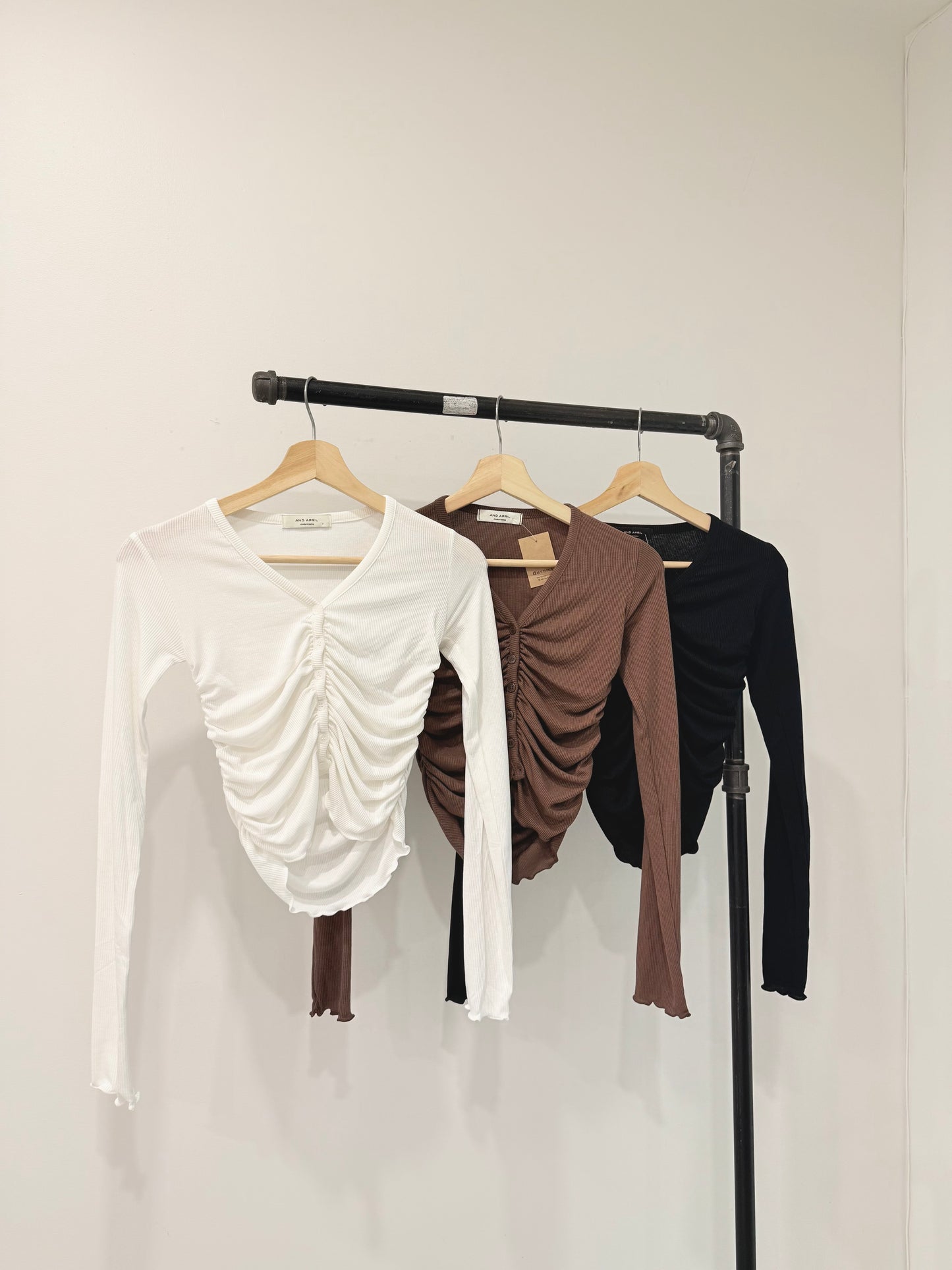 HOTO Ruched button-up top