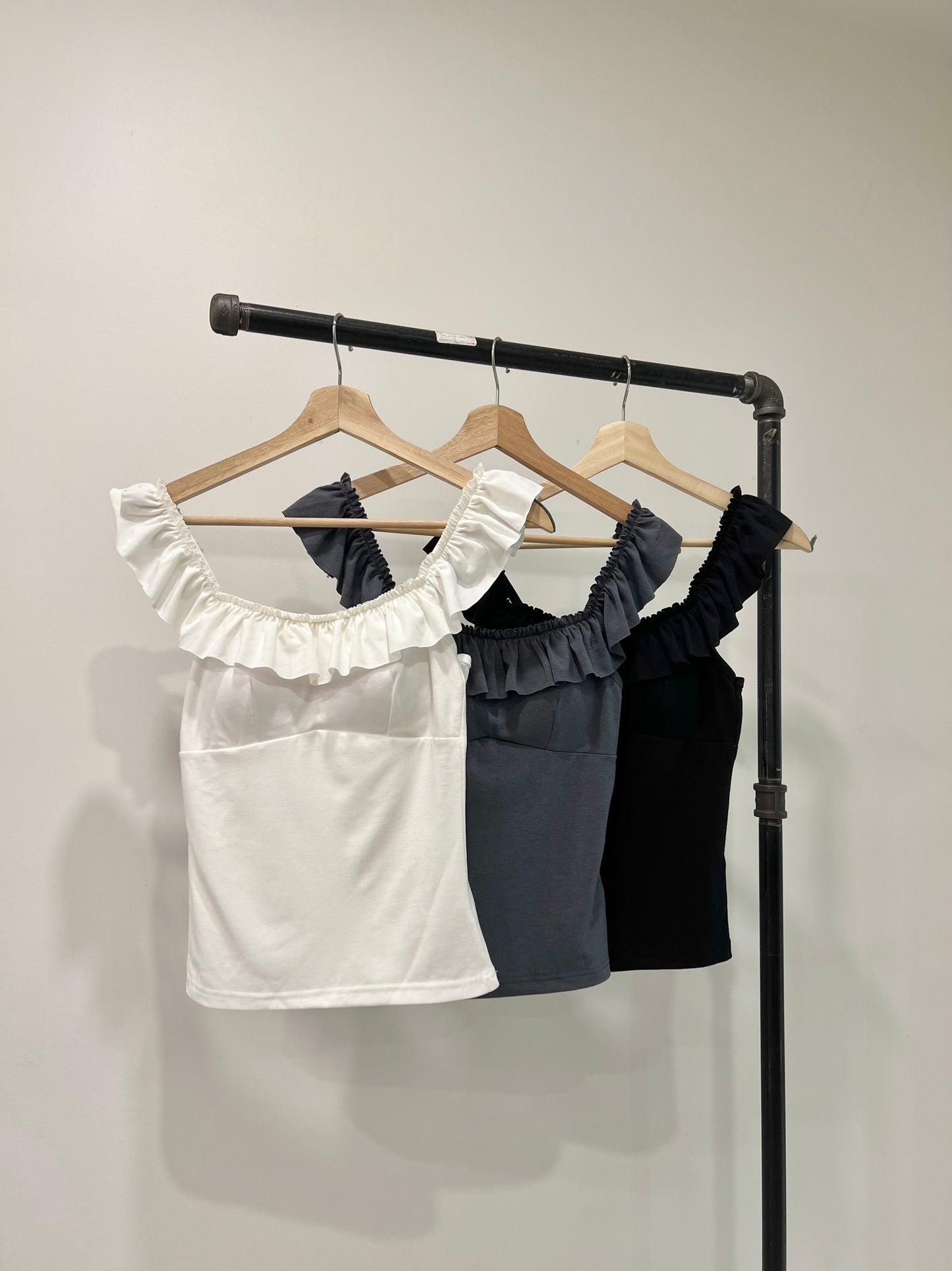 POZE Ruffle tank top