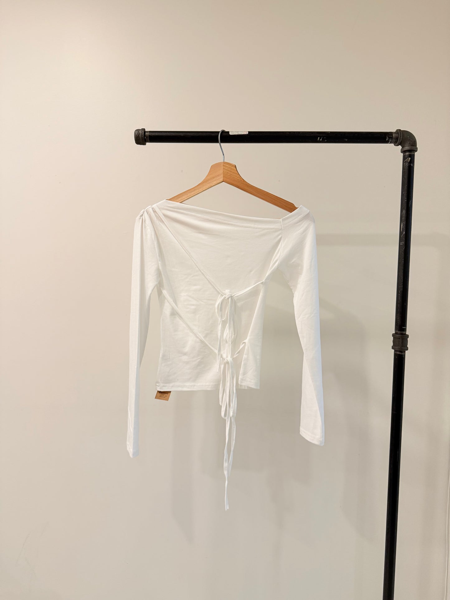 IZZY Off shoulder tie top