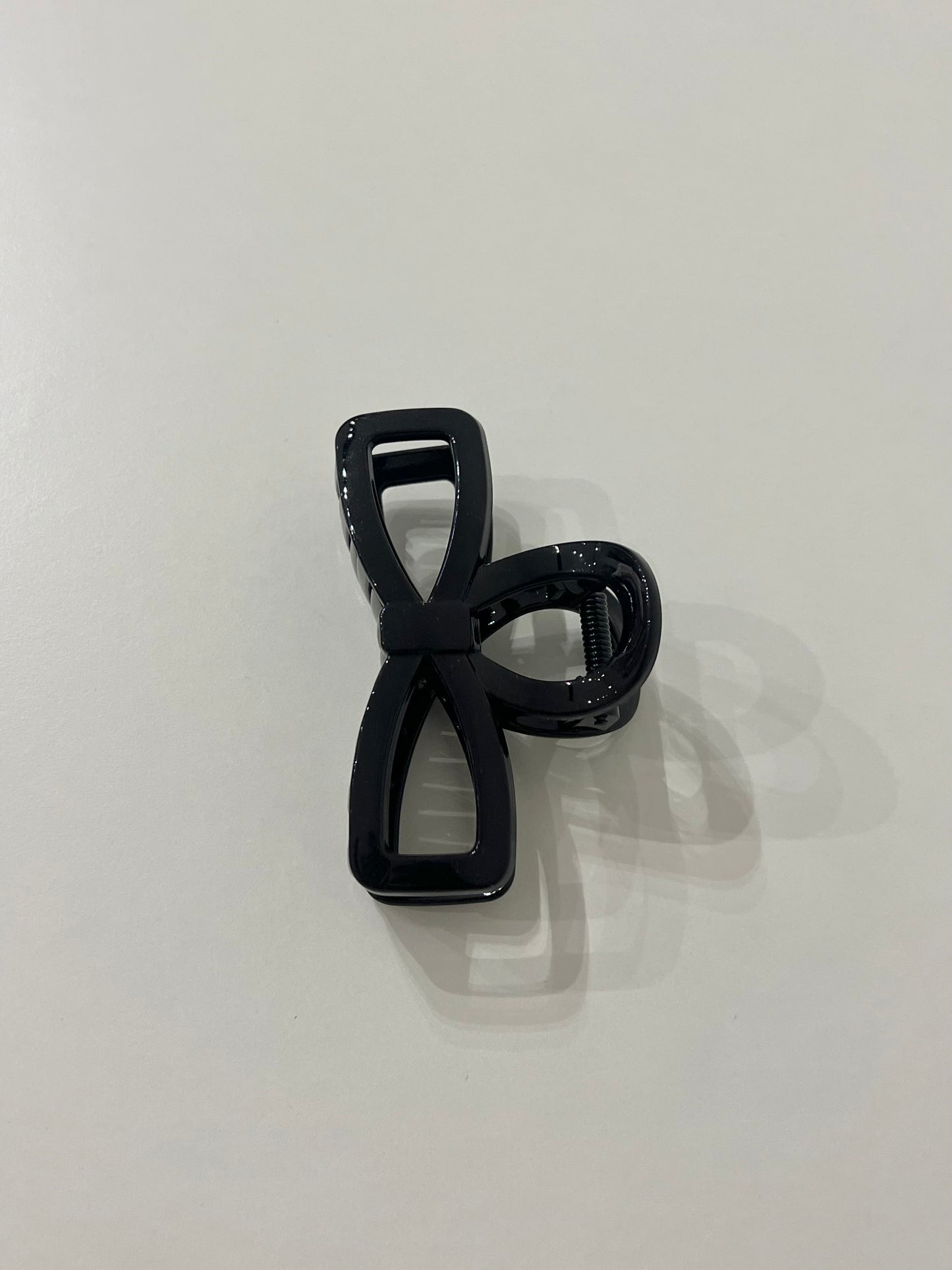 TIGO Large bow hair claw