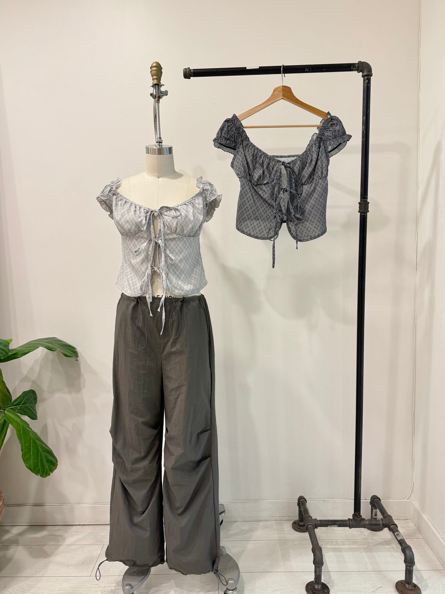 BLAKE Tie blouse