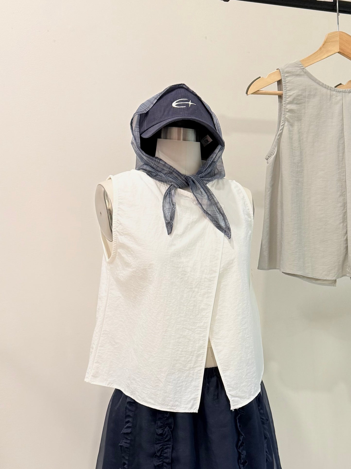 ALORA Mesh headscarf