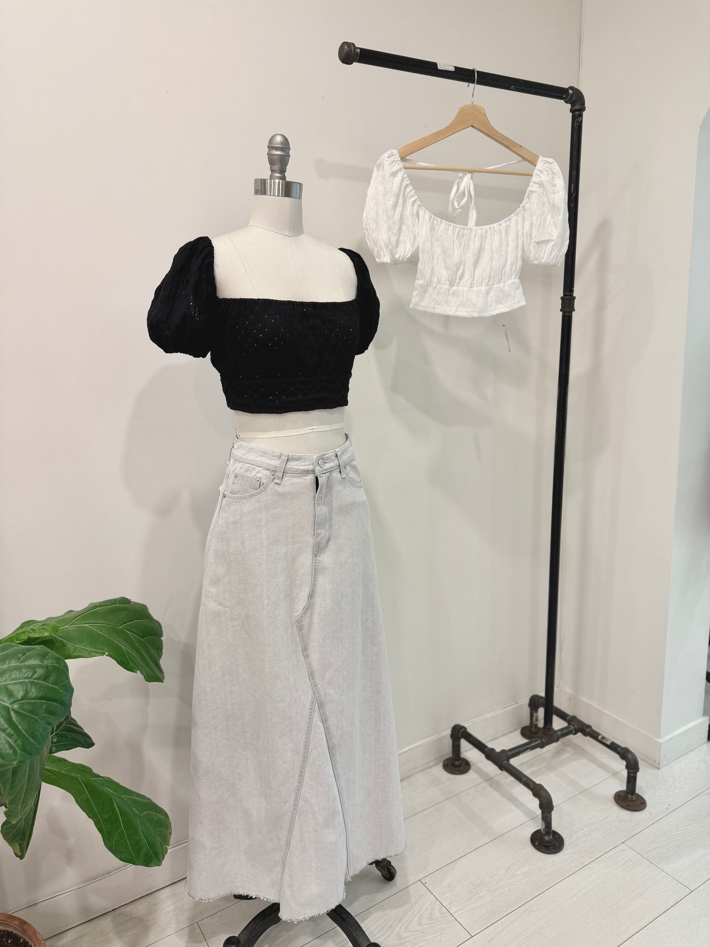 JAICO Crop eyelet top