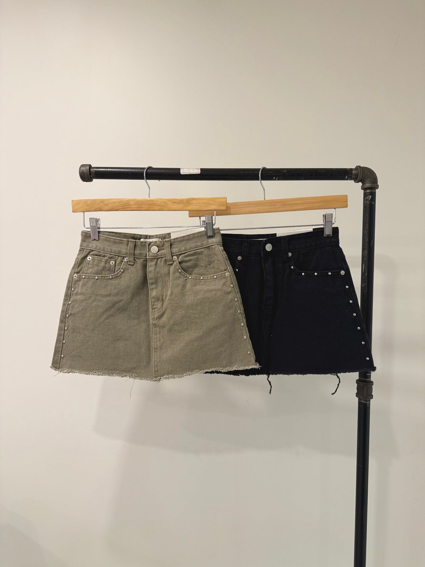 CARLA Studded mini skirt