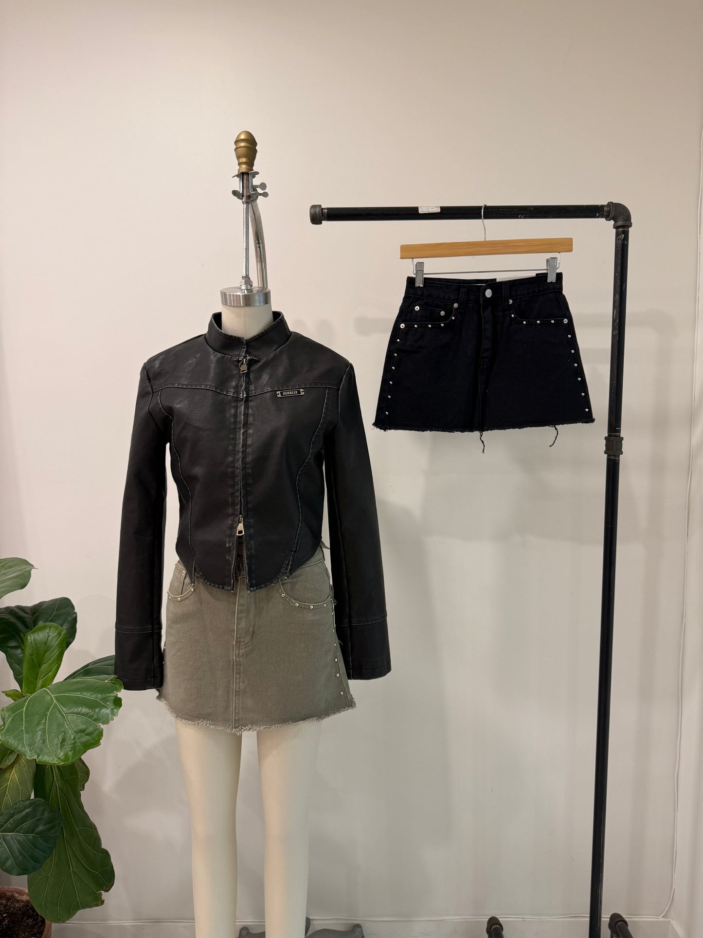 CARLA Studded mini skirt