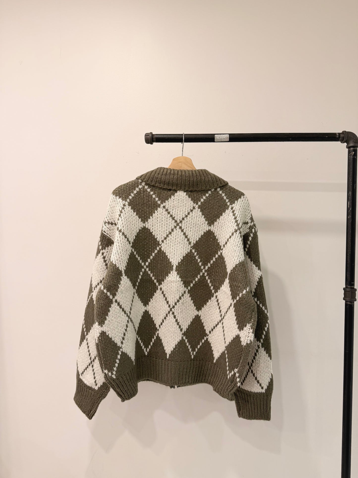 TOHO Argyle zip-up sweater