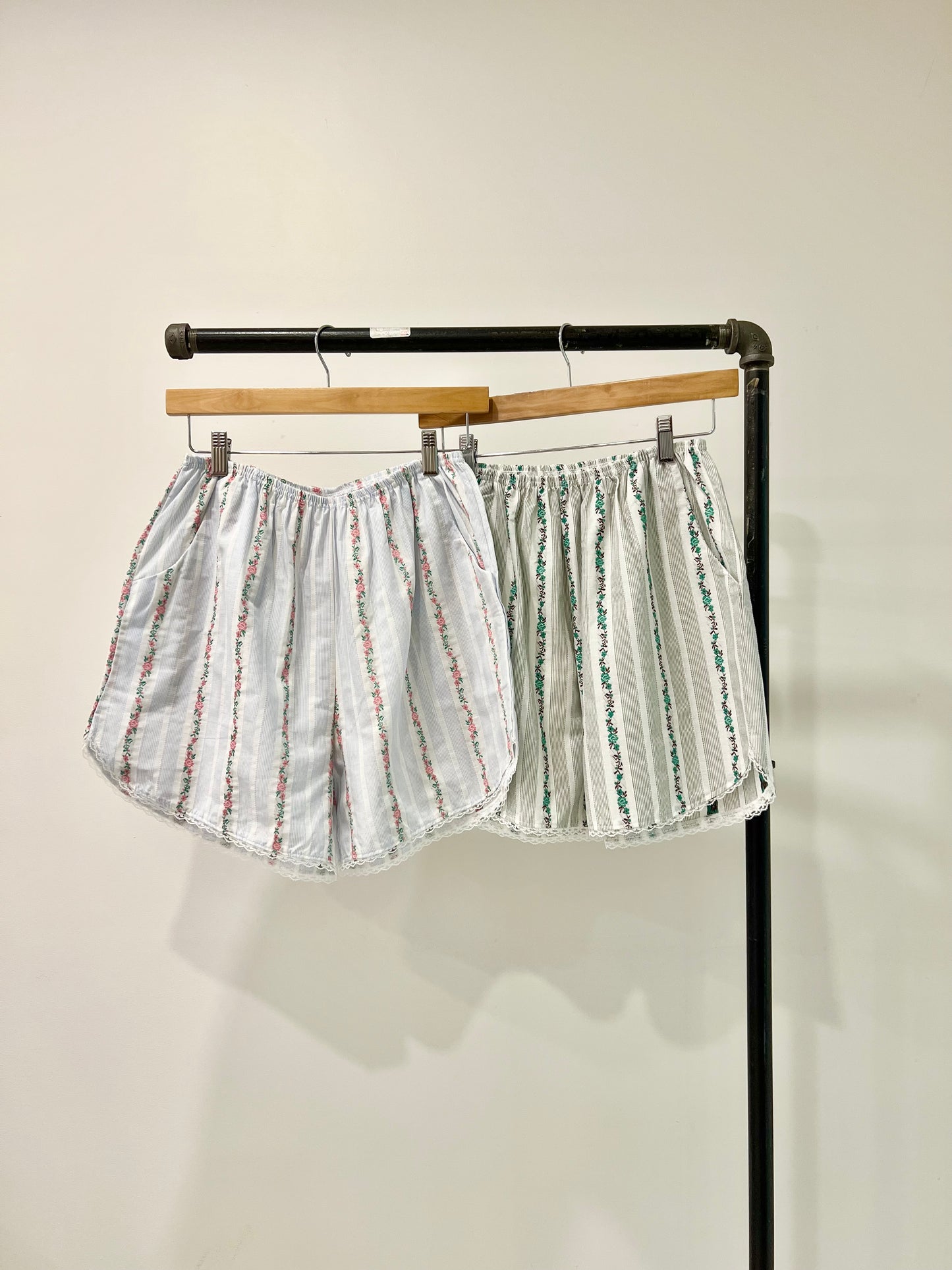 SOFIA Floral summer shorts