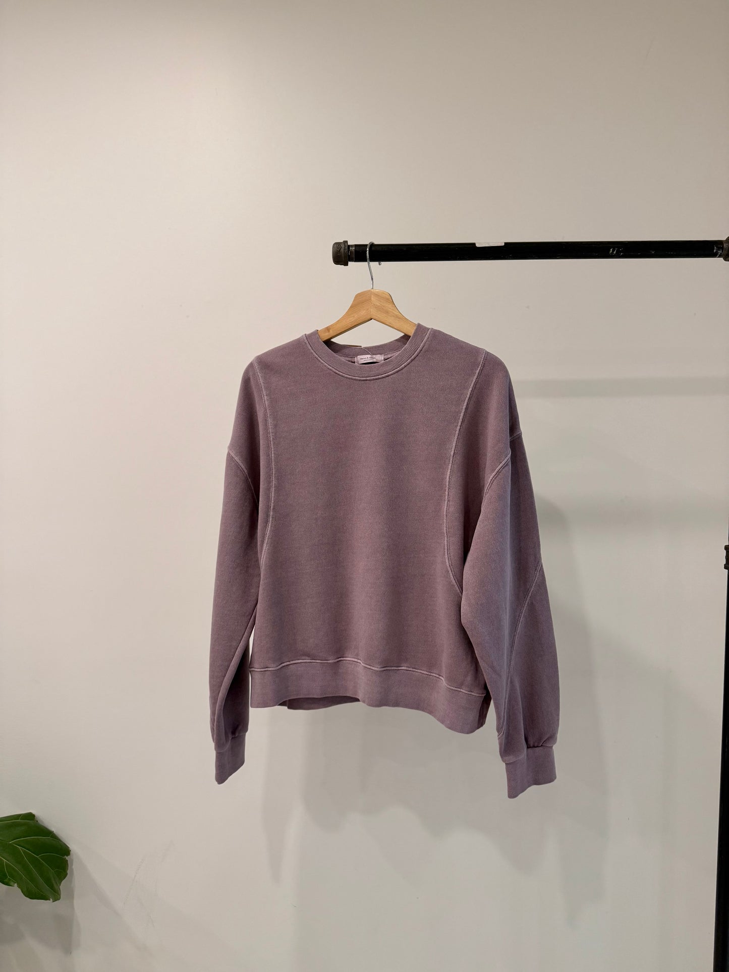 ROLL Sweatshirt