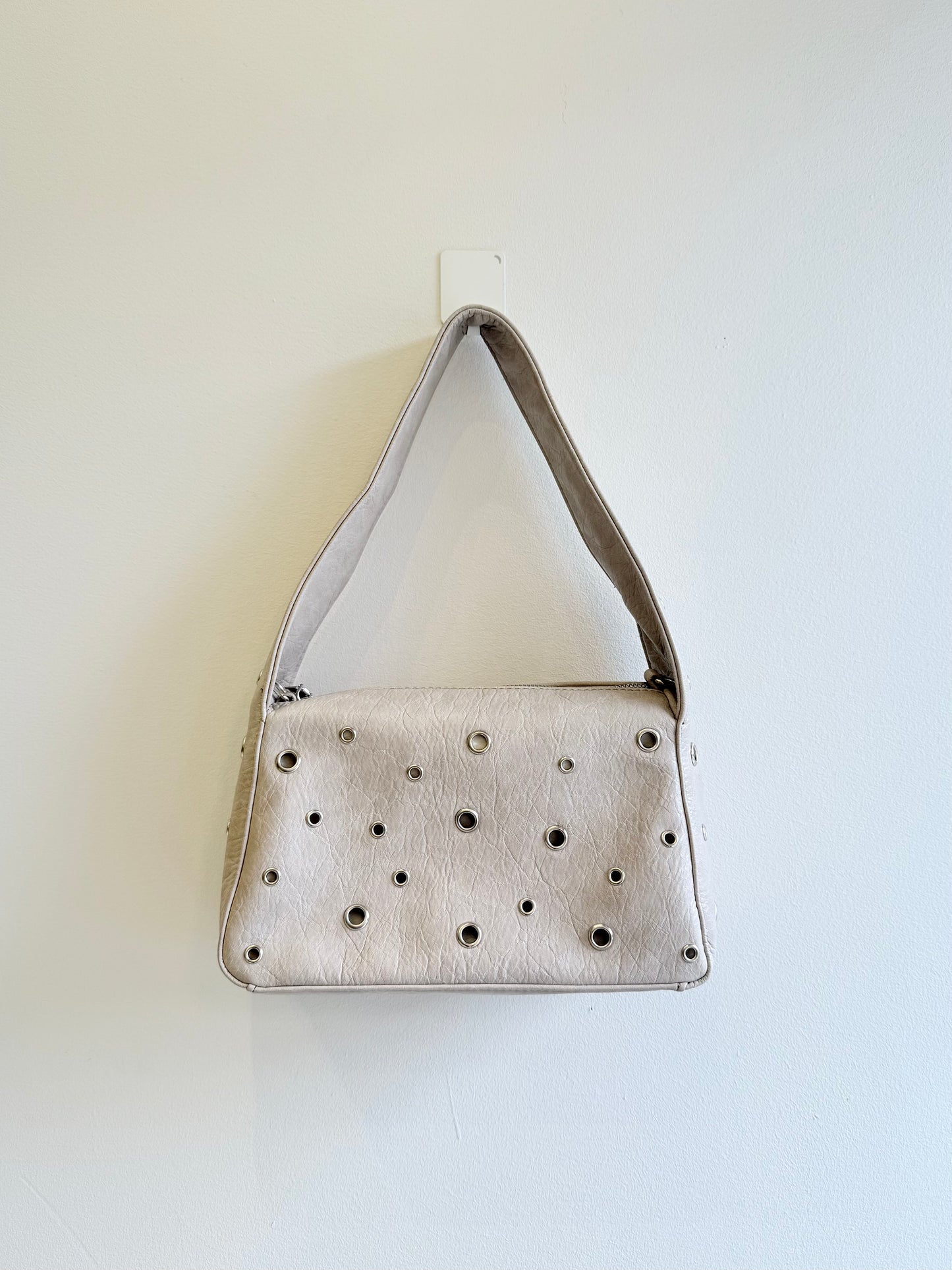 PEBBLE Eyelet shoulder bag
