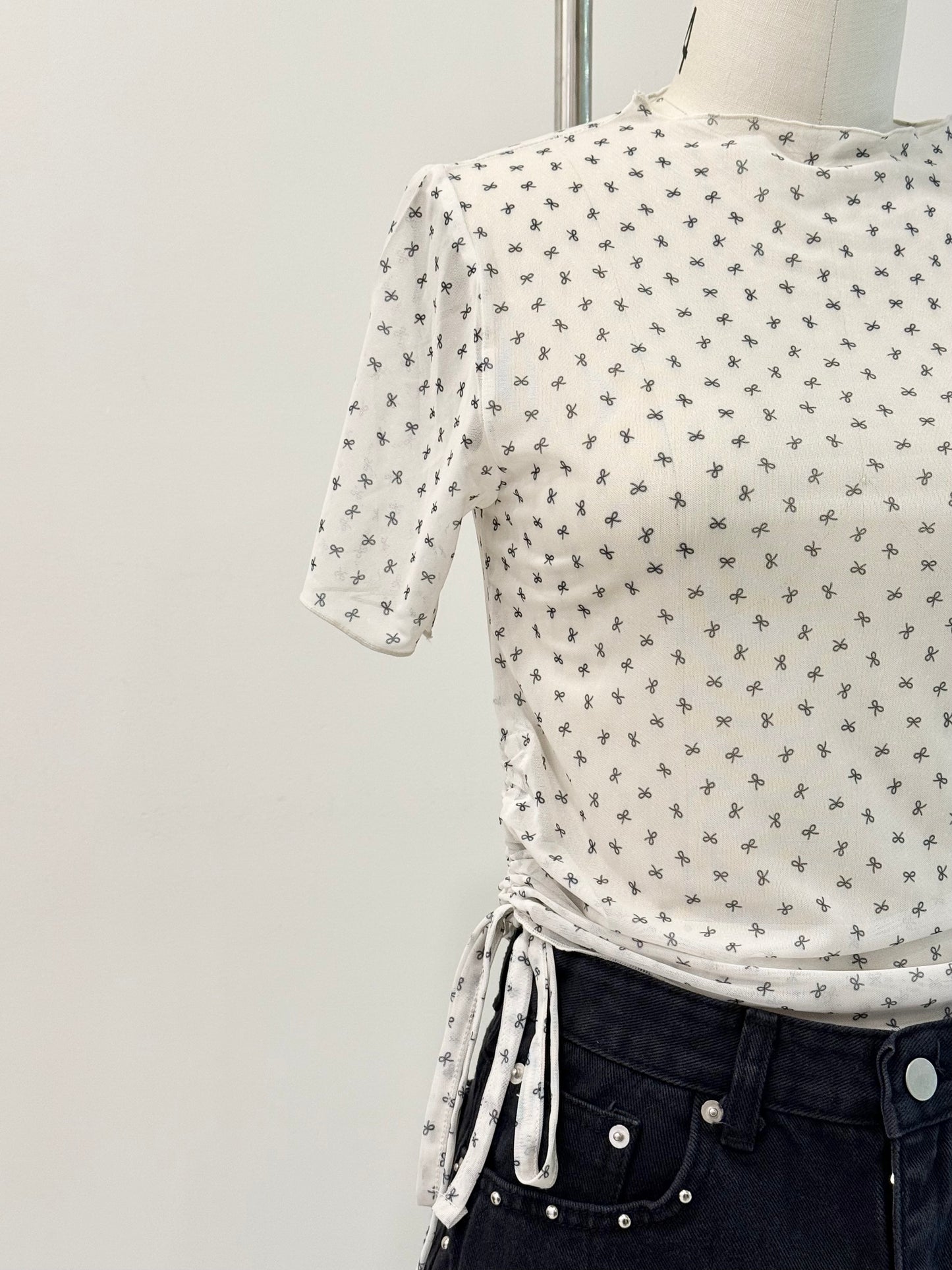 JAYCE Bow mesh top