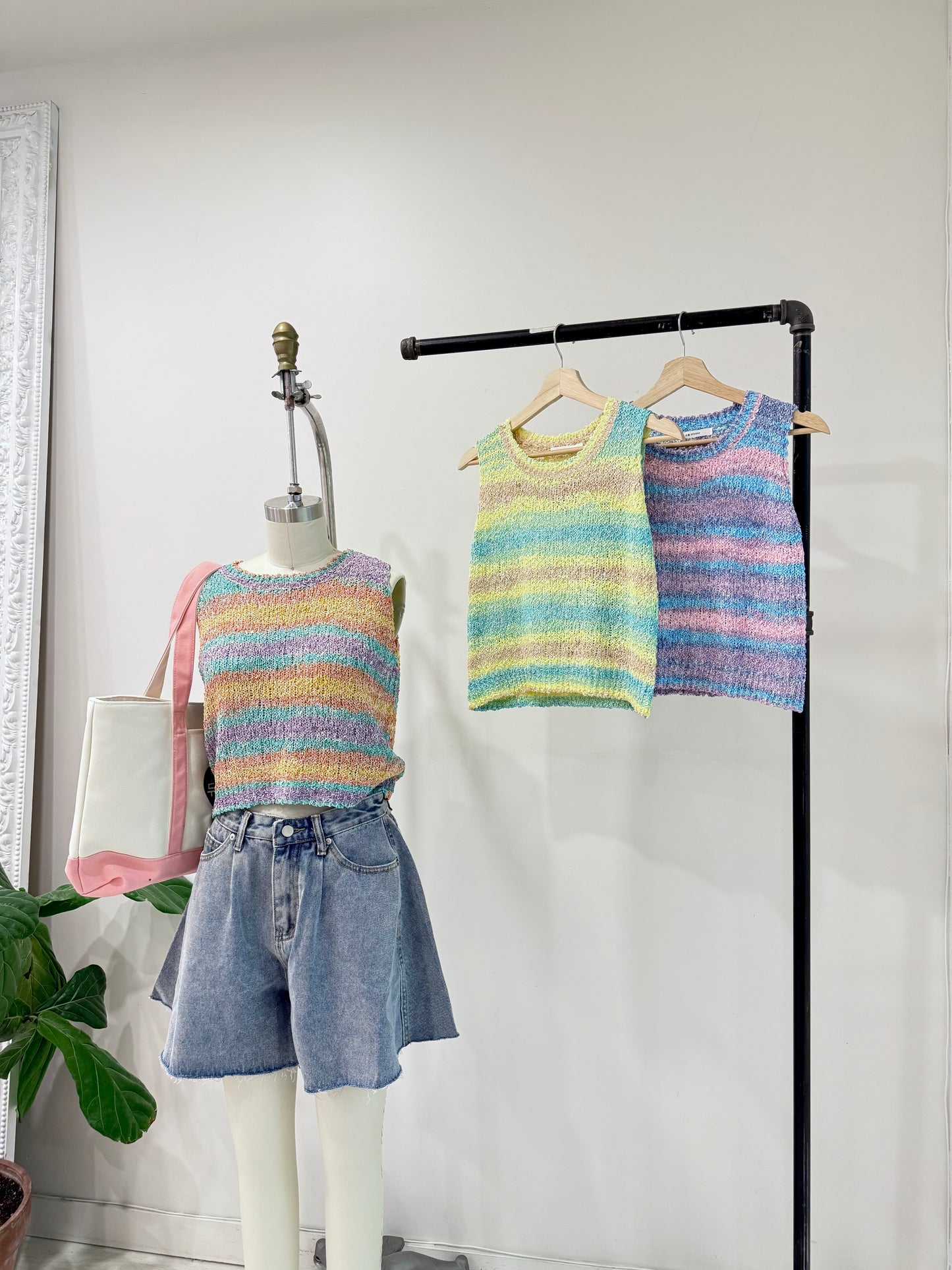 HOLSTER Rainbow knit top