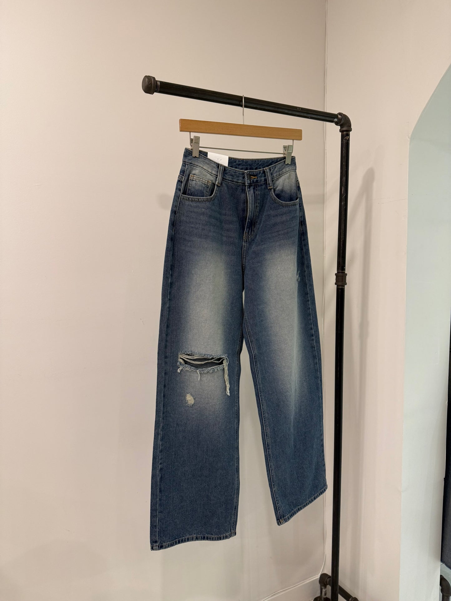 CIANA Ripped jeans