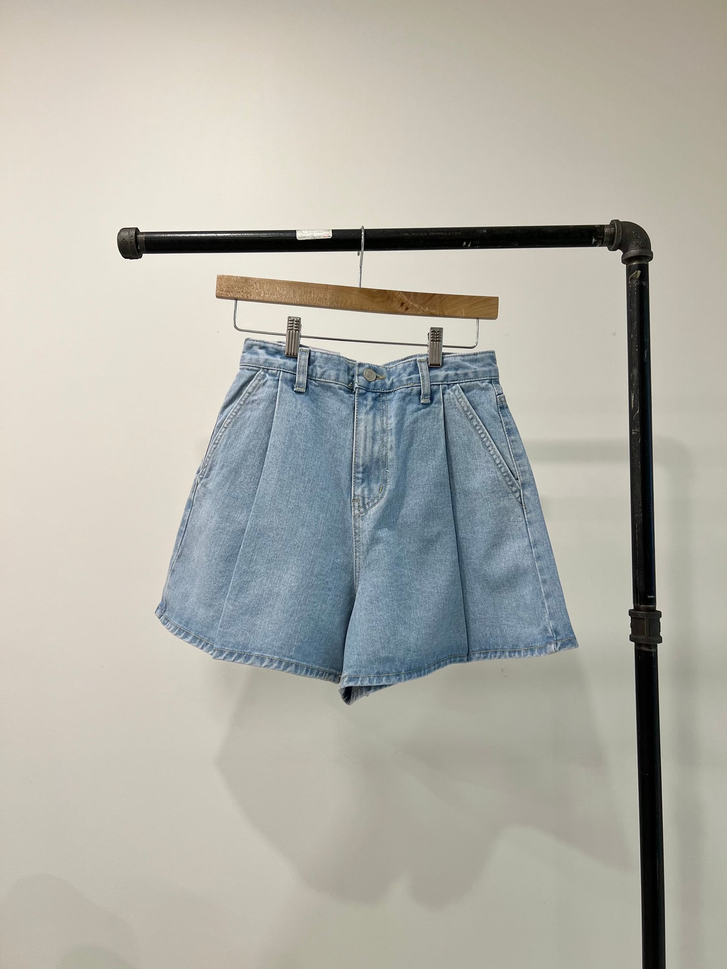 NABY Pleated jean shorts