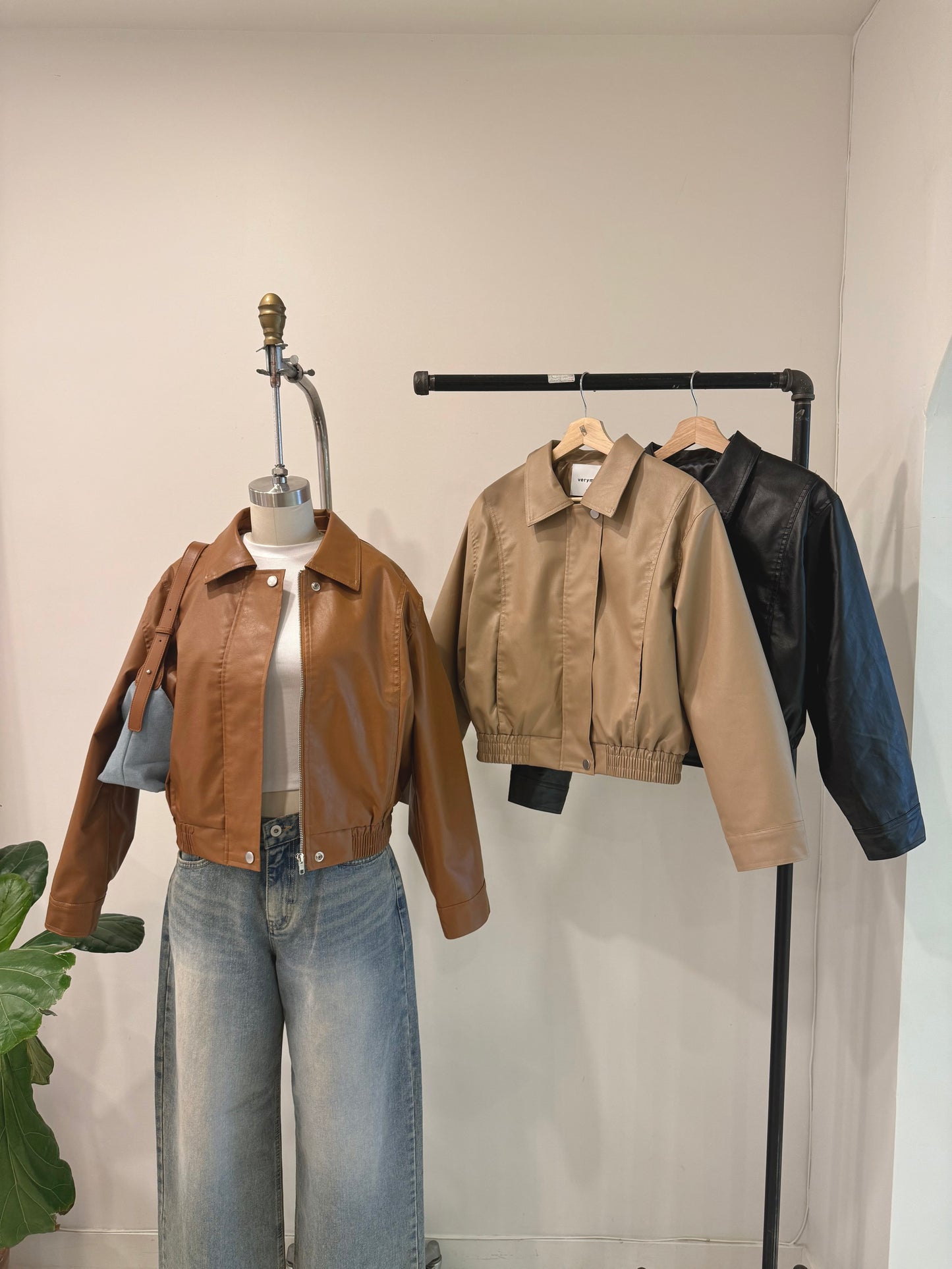 MEEN Cropped faux leather jacket