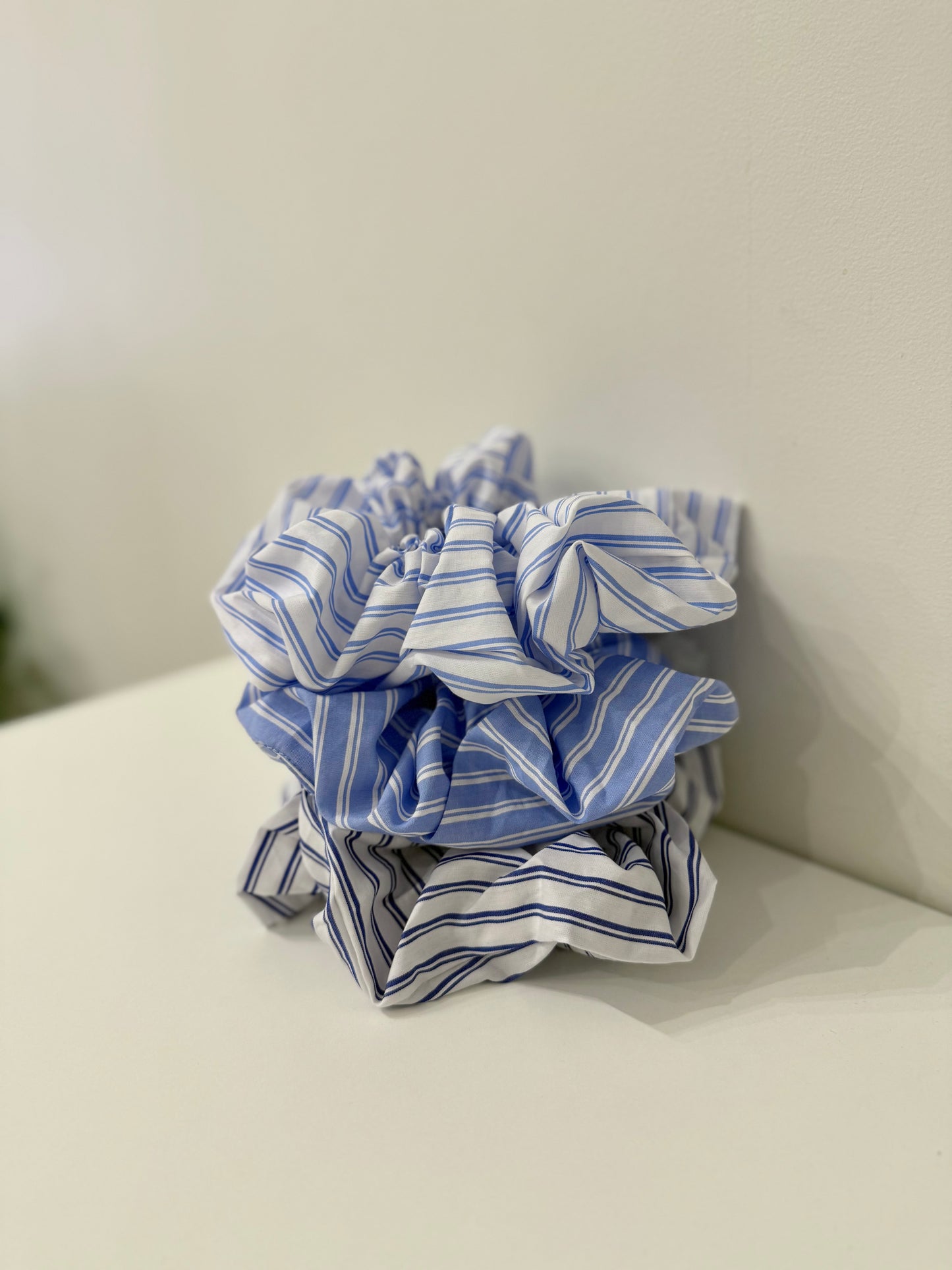 LINE Oversized stripe scrunchies