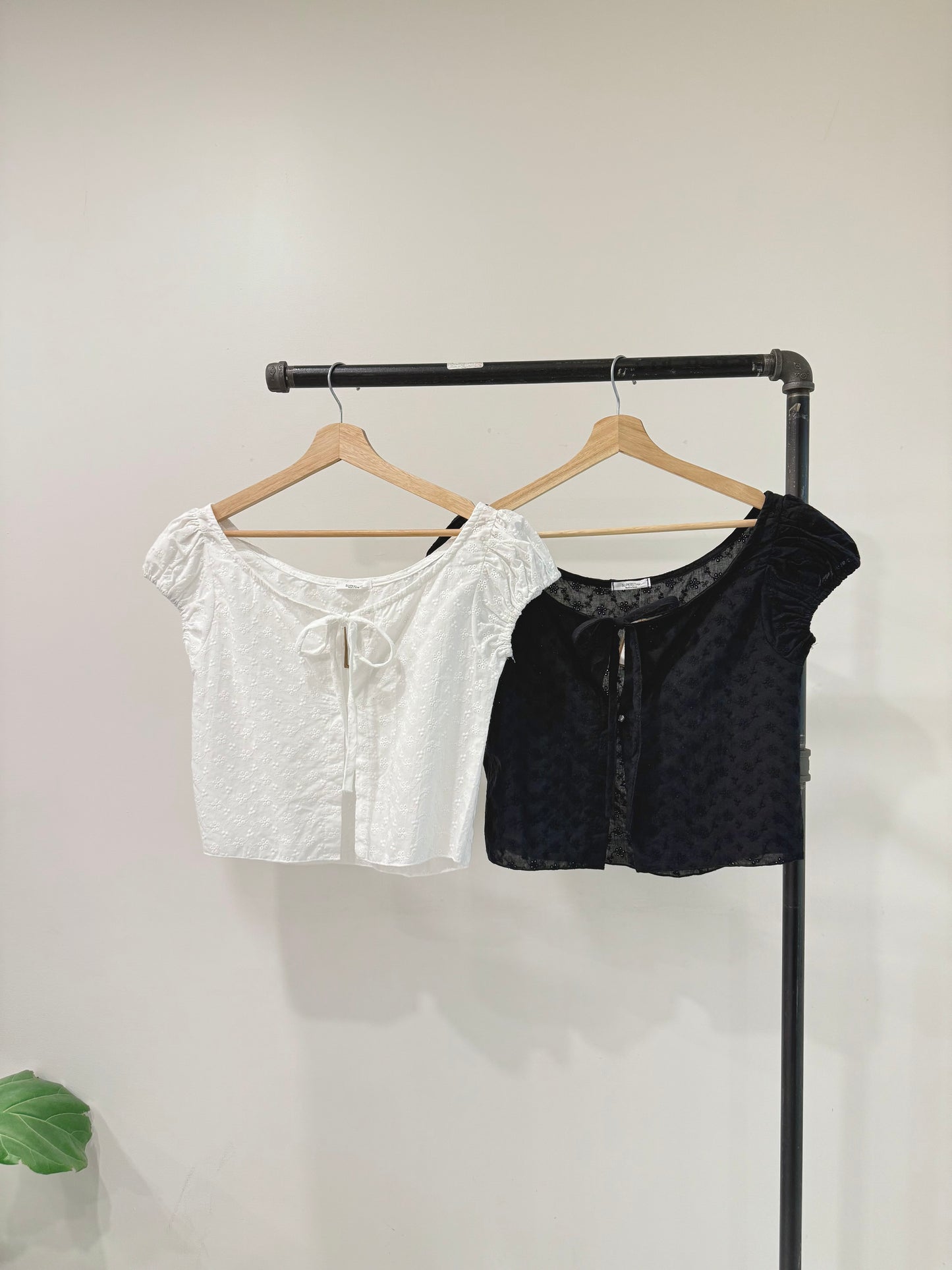 SING Eyelet shirt