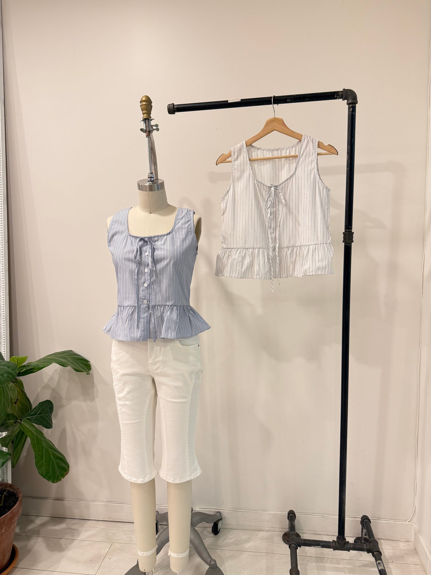 NORAH Ruffle hem stripe top