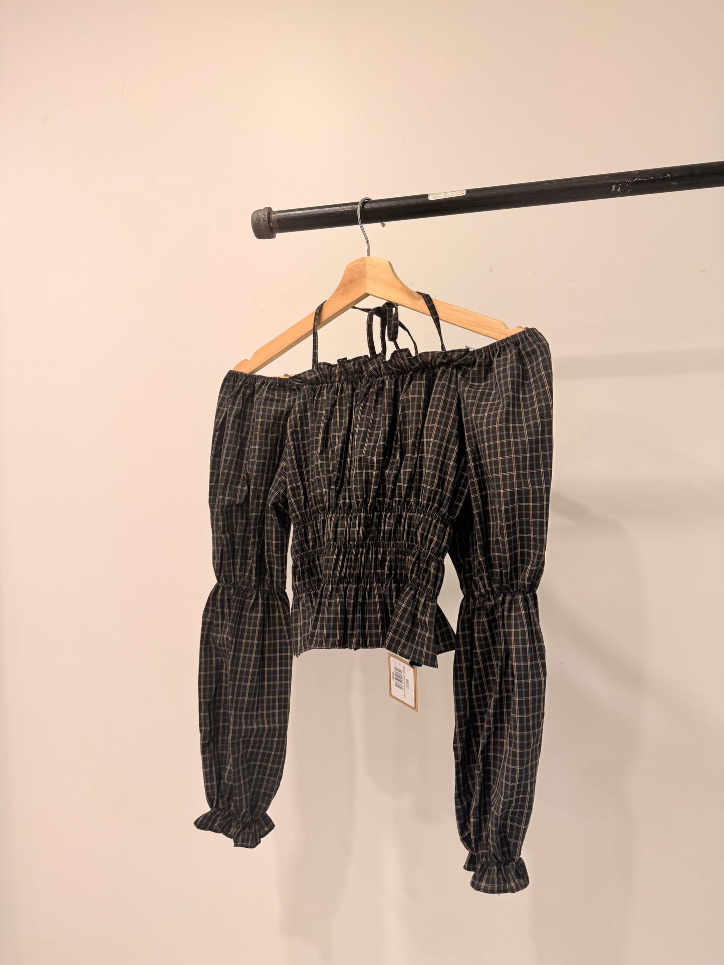 REASON Off shoulder blouse
