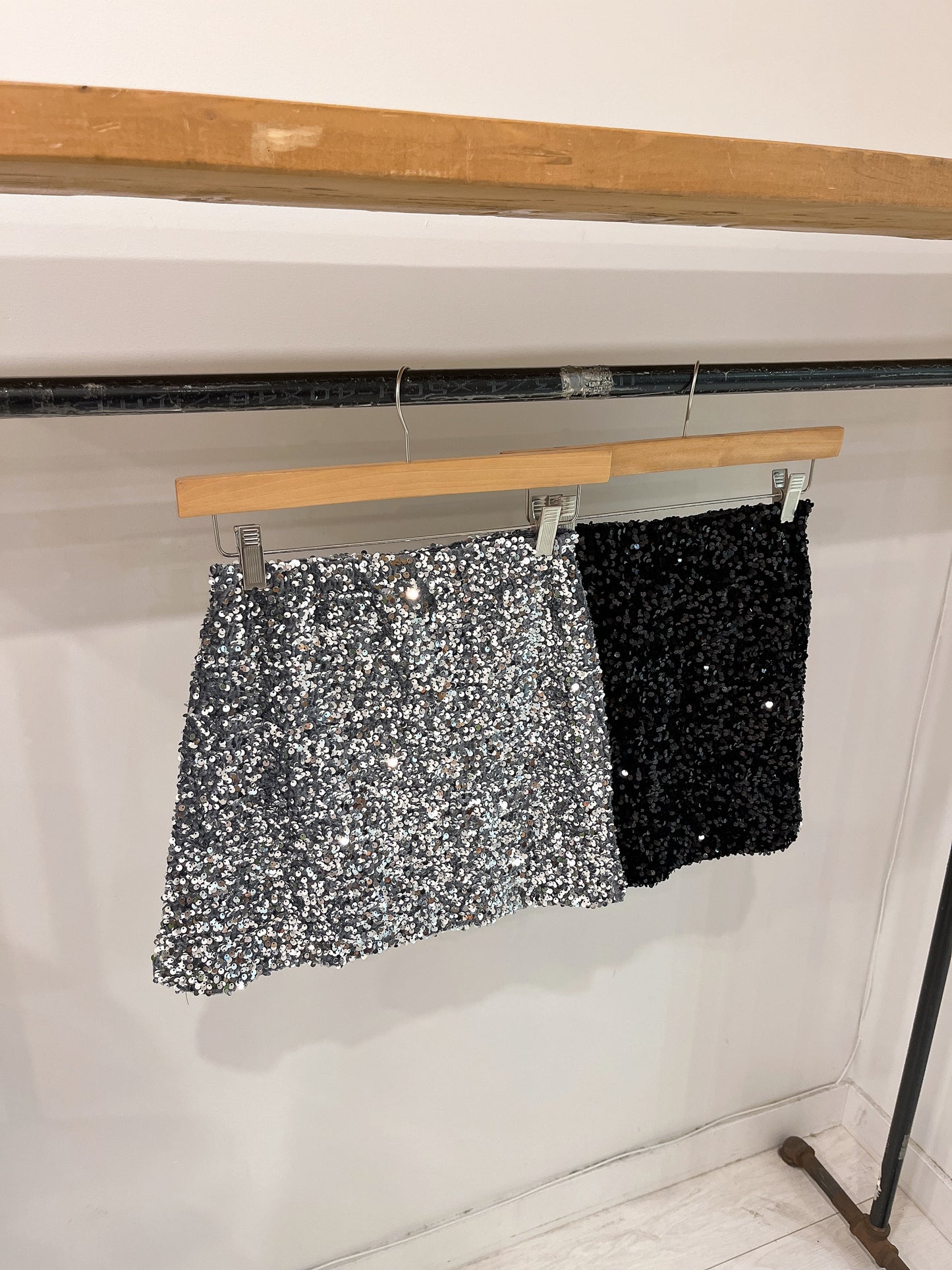 TWINKLE Sequin mini skirt