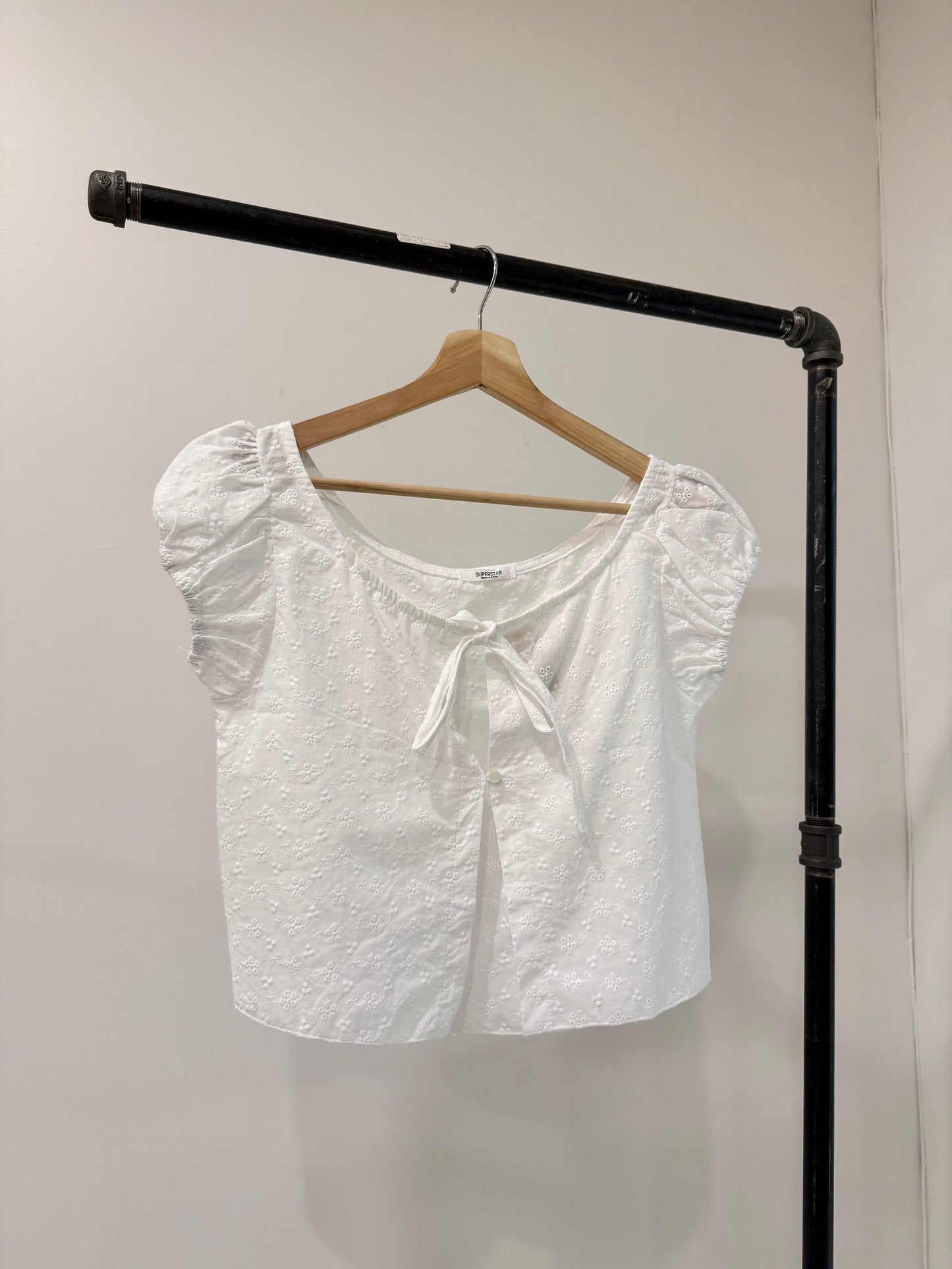 SING Eyelet shirt