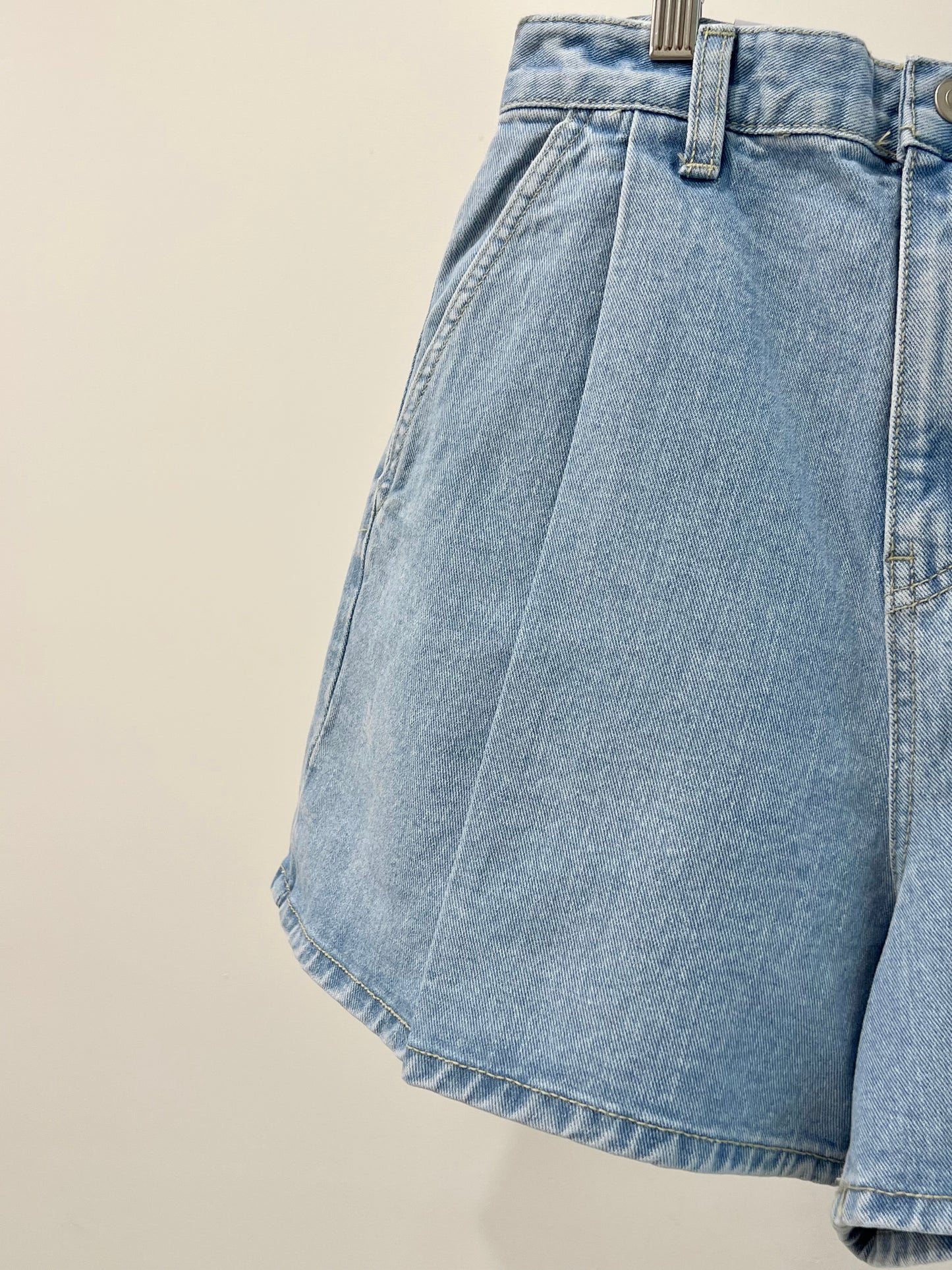 NABY Pleated jean shorts