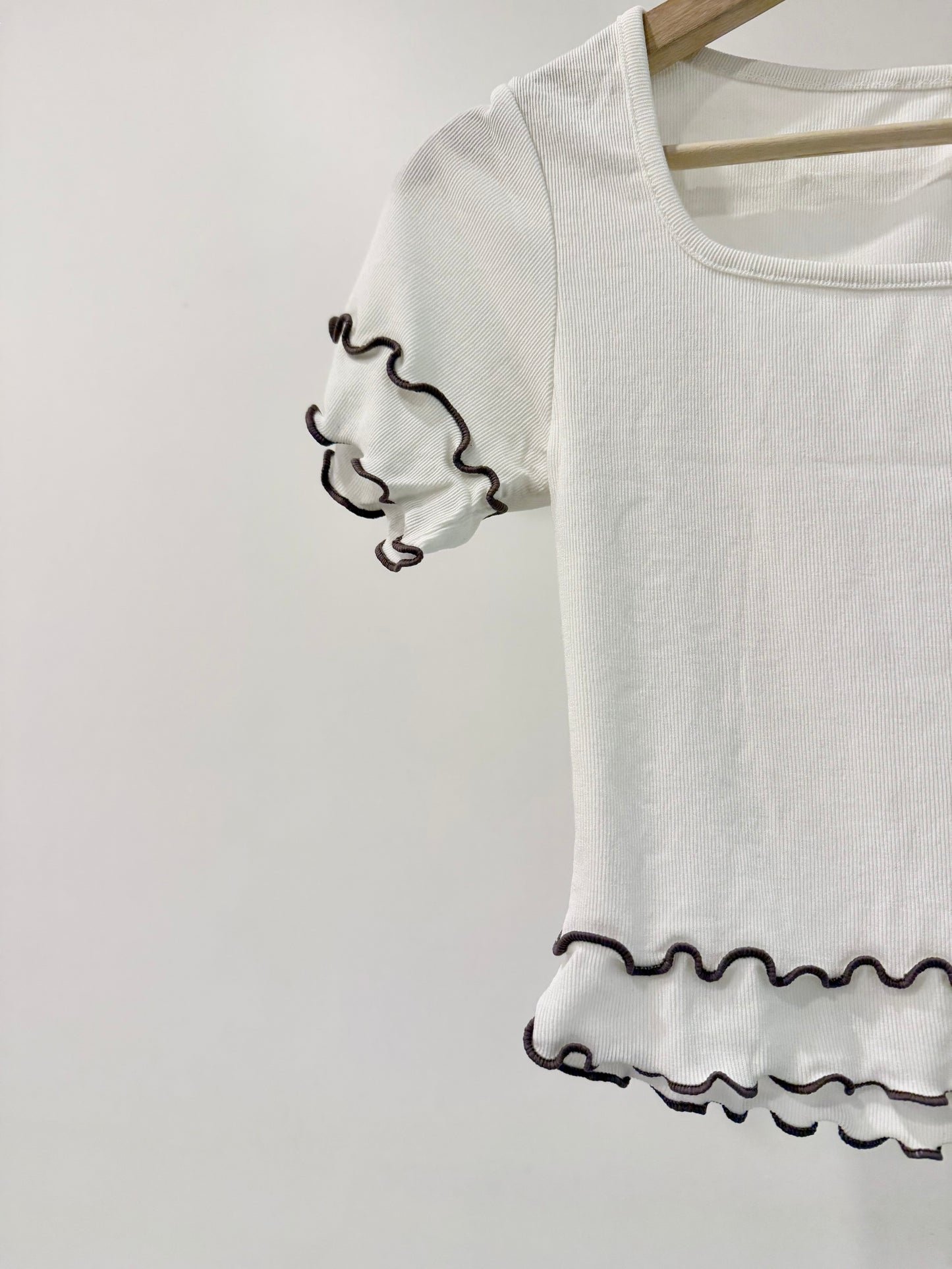 EMBER Lettuce edge tee