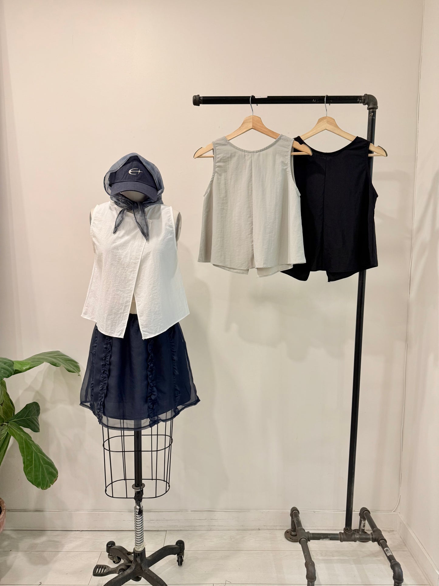 MONO Nylon backless top