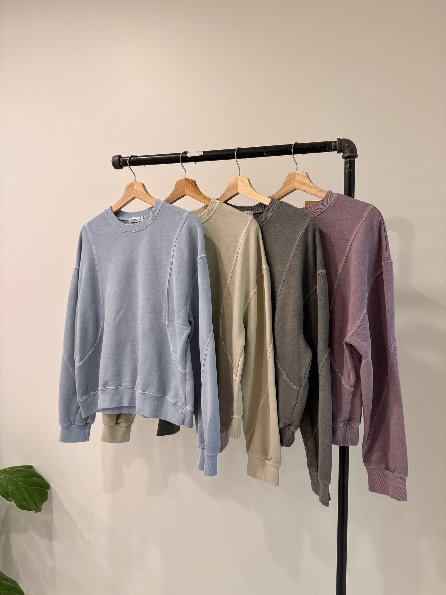 ROLL Sweatshirt
