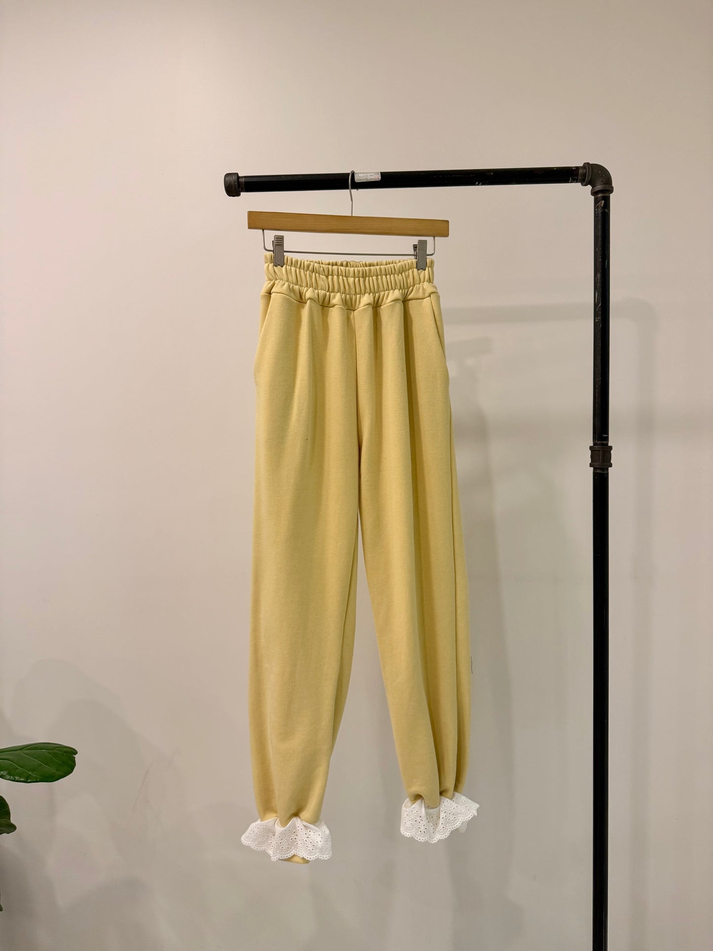 UNNIE Lace joggers