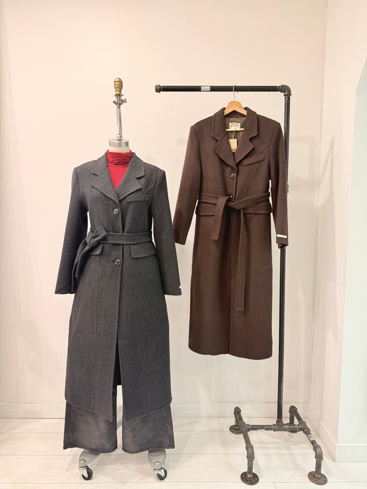 LEVEL Wool coat