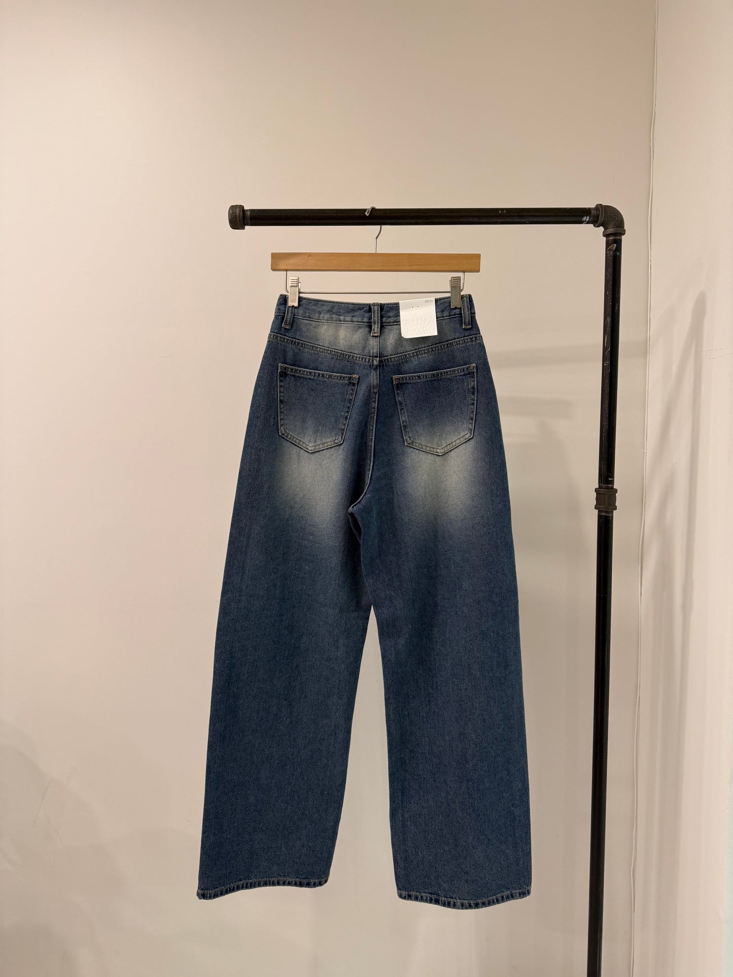 CIANA Ripped jeans