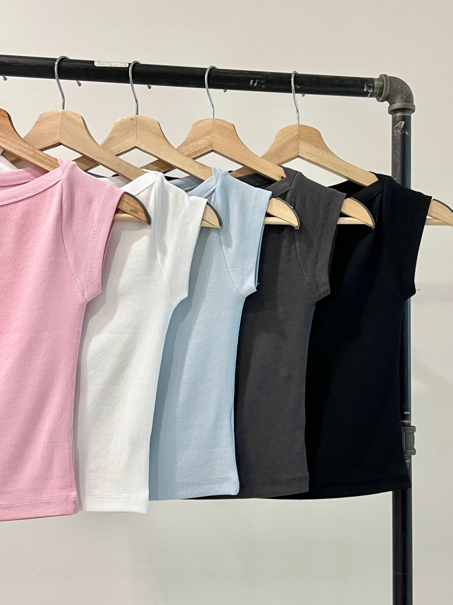 CODA Boat-neckline tee