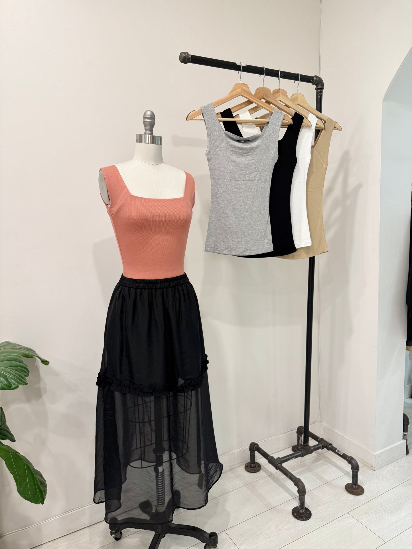 AMIRA Square-neck top