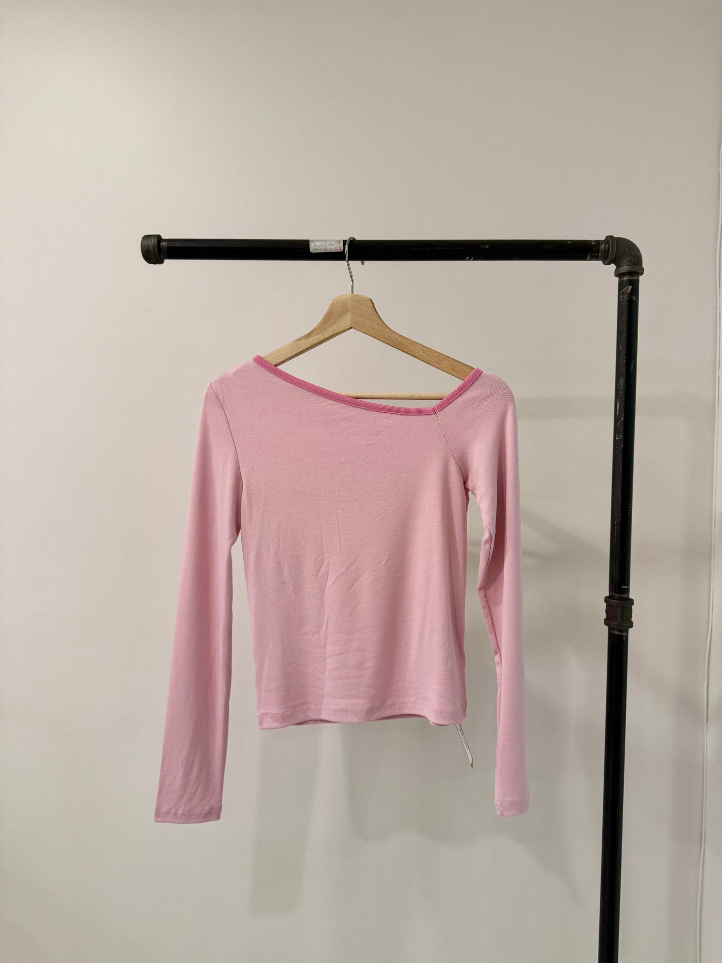 MINNIE Off shoulder top