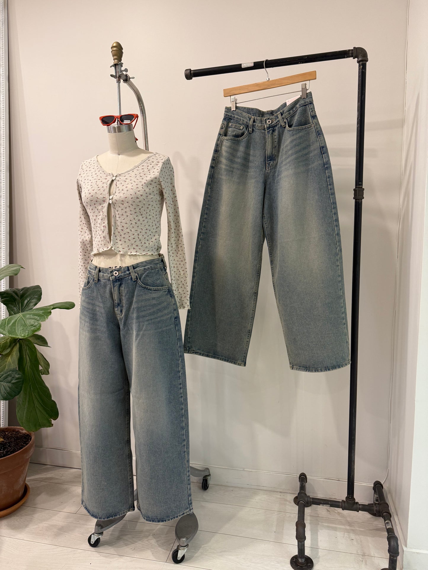 FORTY Acid washed baggy jeans