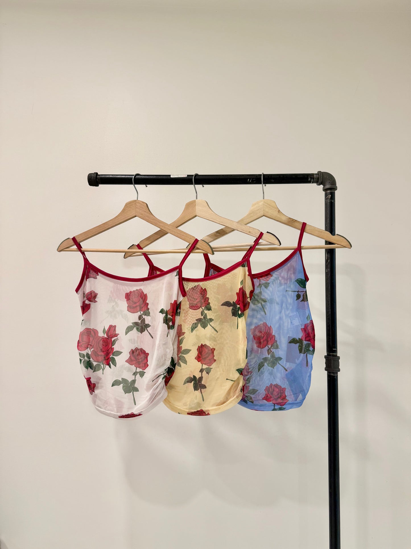 VALERIA Rosy mesh top
