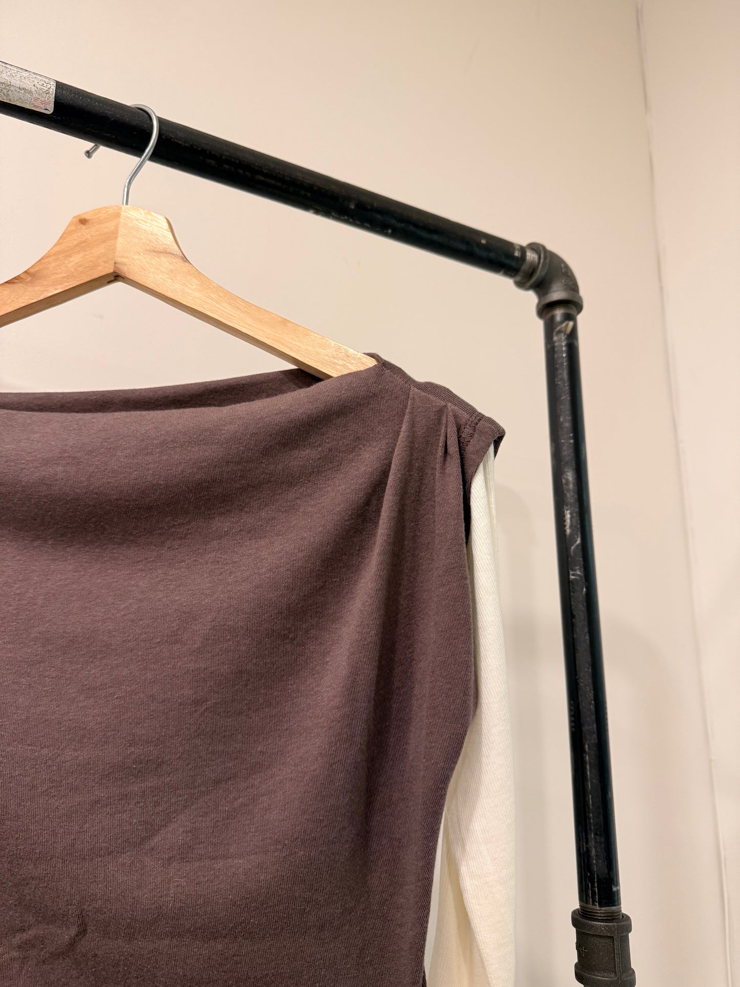 CAFE Off-shoulder two tone top