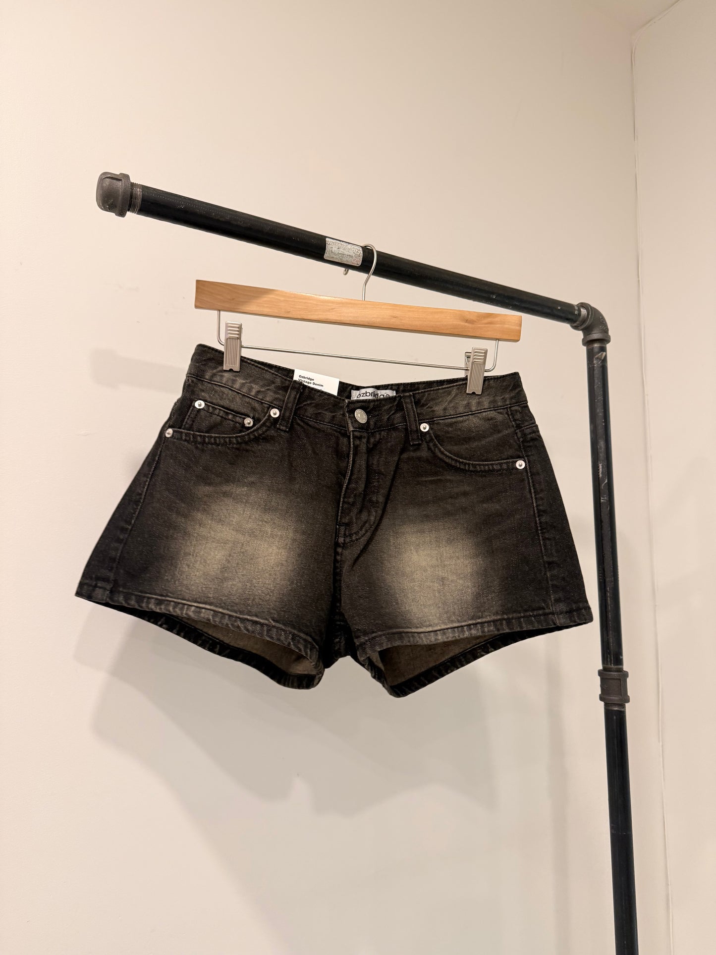 ALIA Black washed jean shorts