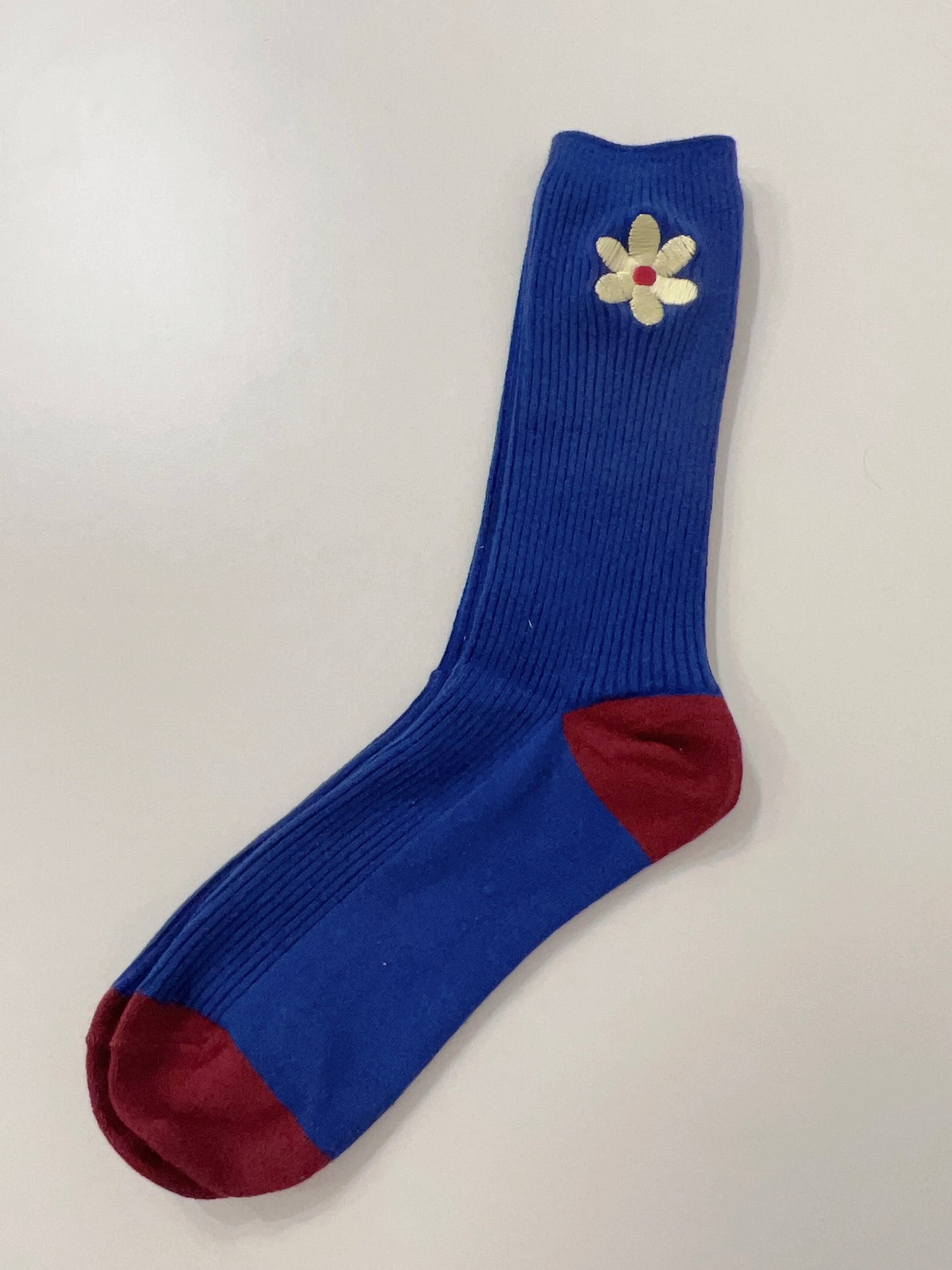 CHARM Embroidered flower socks