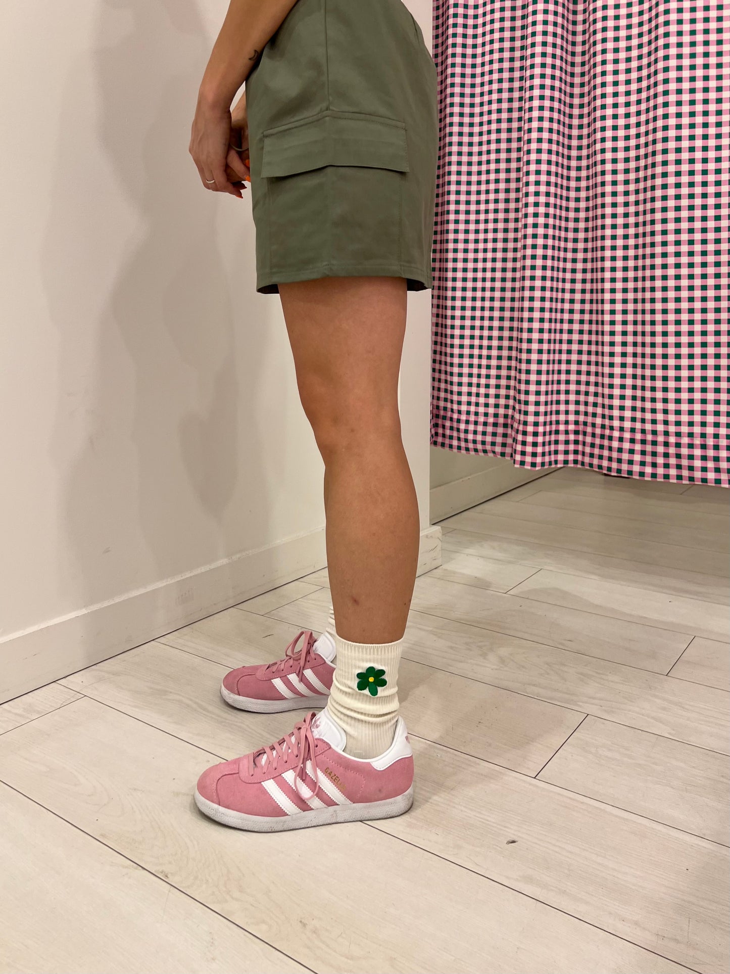 CHARM Embroidered flower socks