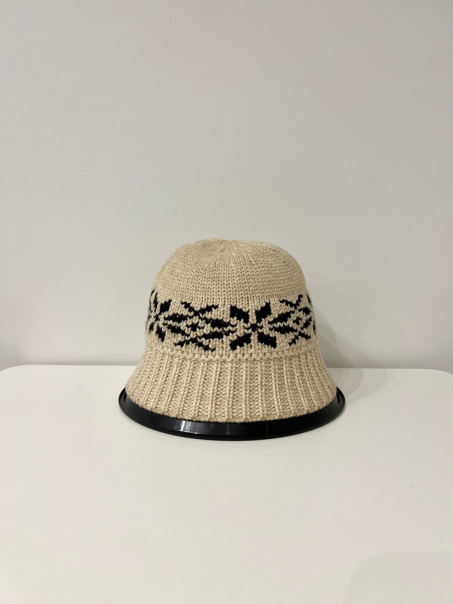 YUKI Snowflake bucket hat