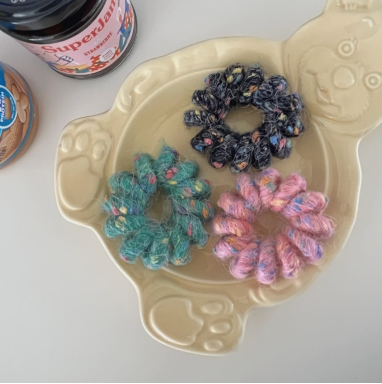 JADU Speckled spiral cord hair tie