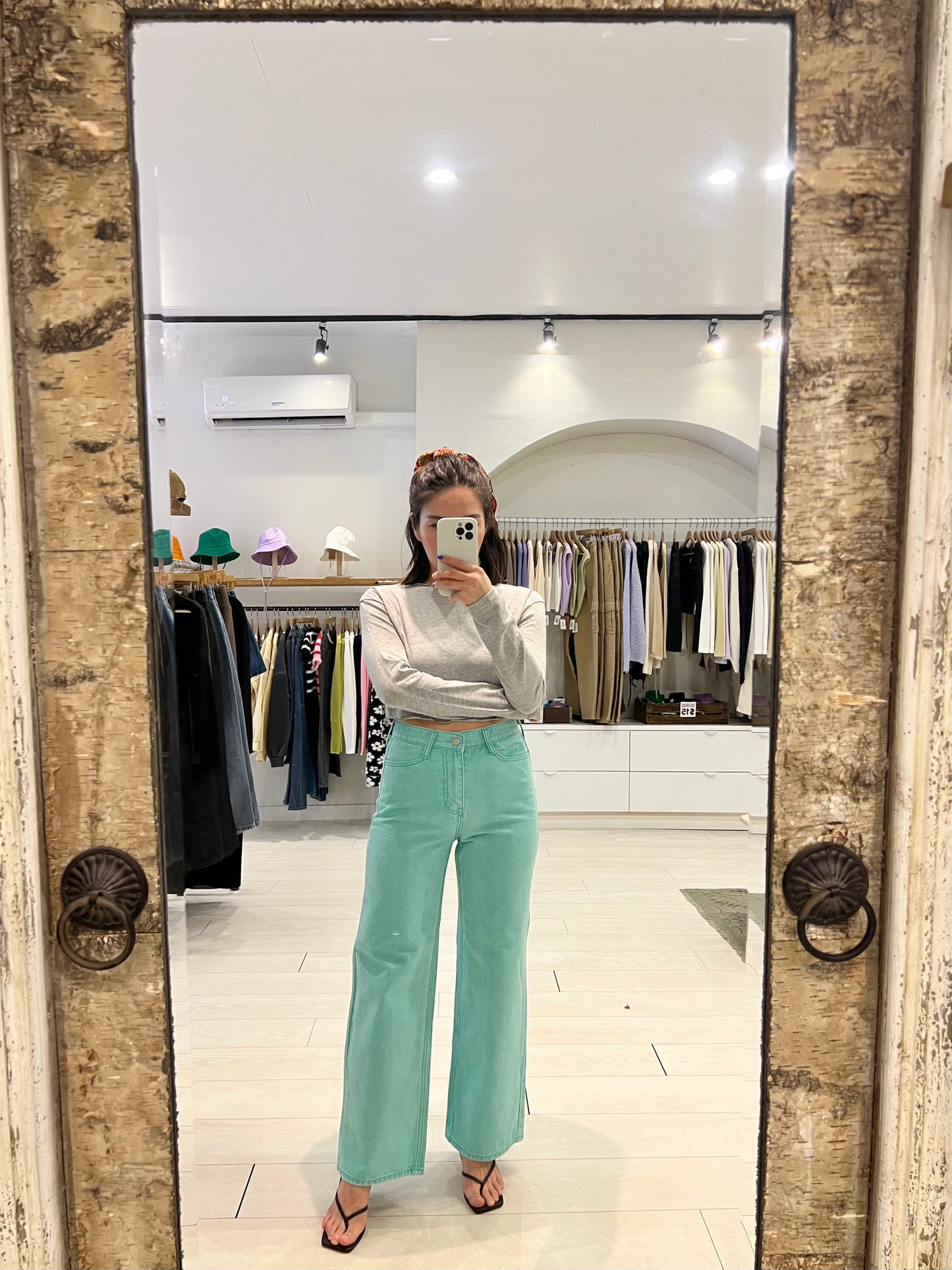 HARU Pop-colour jeans