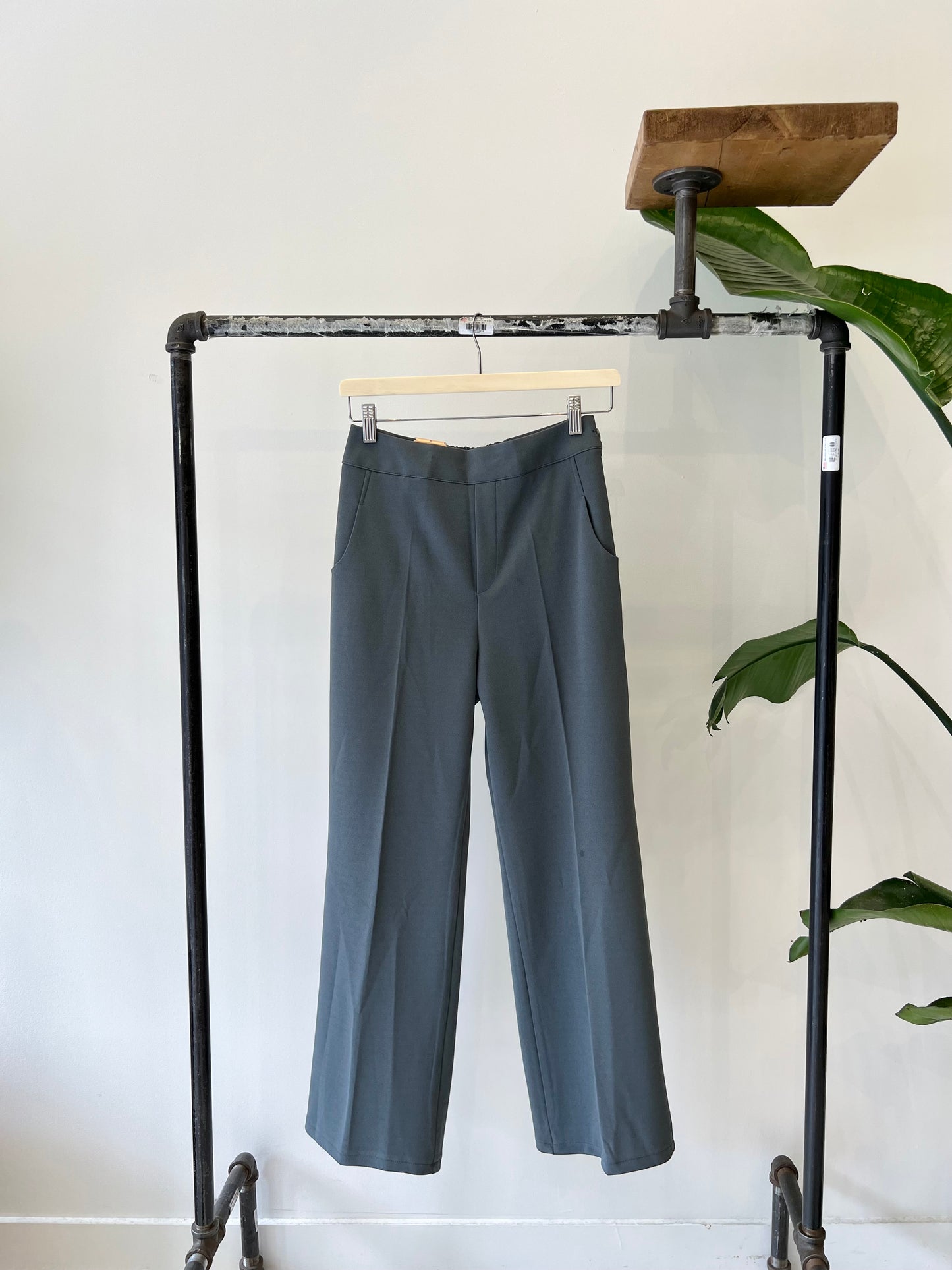 TRUE Wide legged trousers