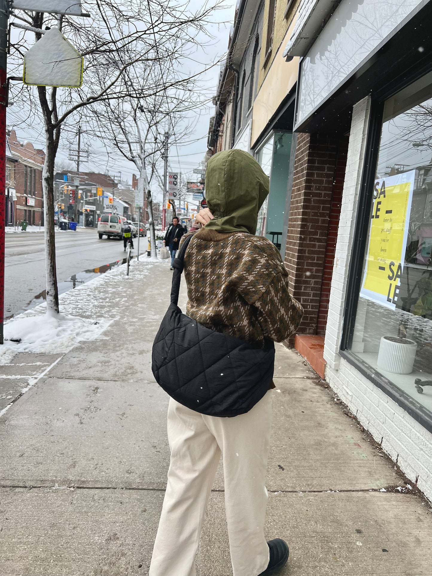 CHEWY Oversized quilted bag