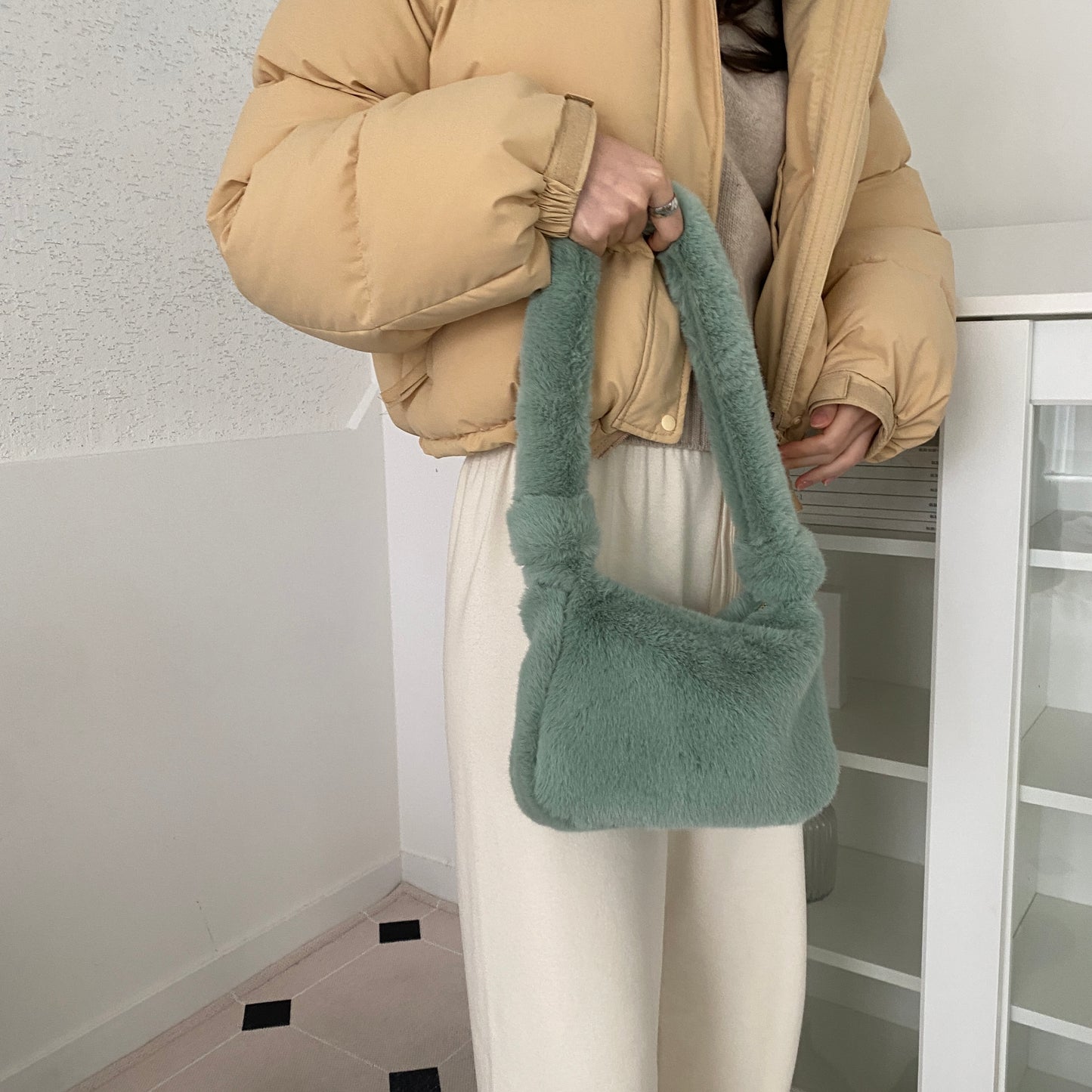 TALLA Furry shoulder bag