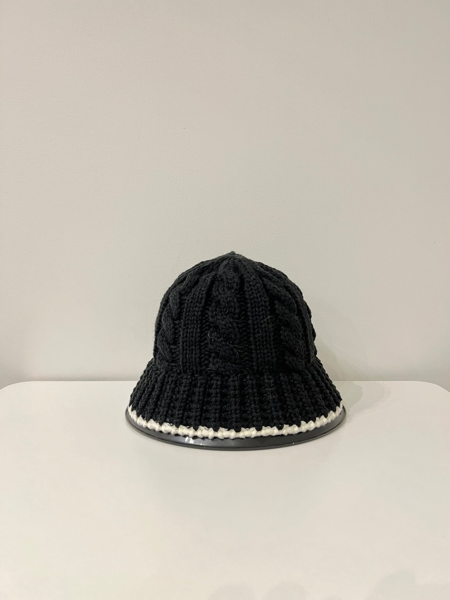GOA Knitted bucket hat