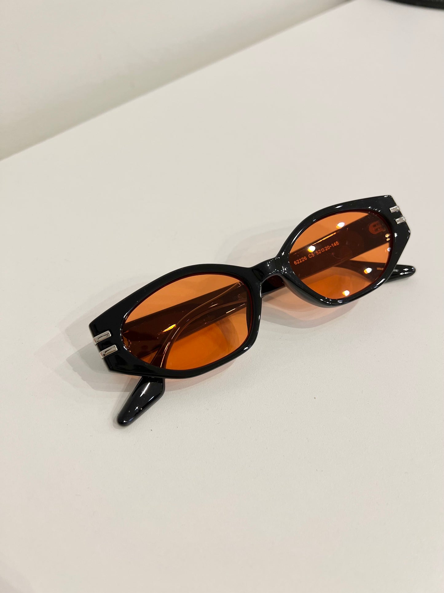 GOMO Oval sunnies